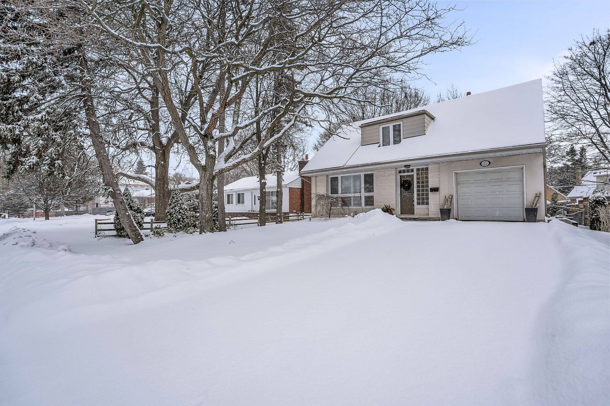 Toronto C13, ON M3B 1K7,15 Addison CRES