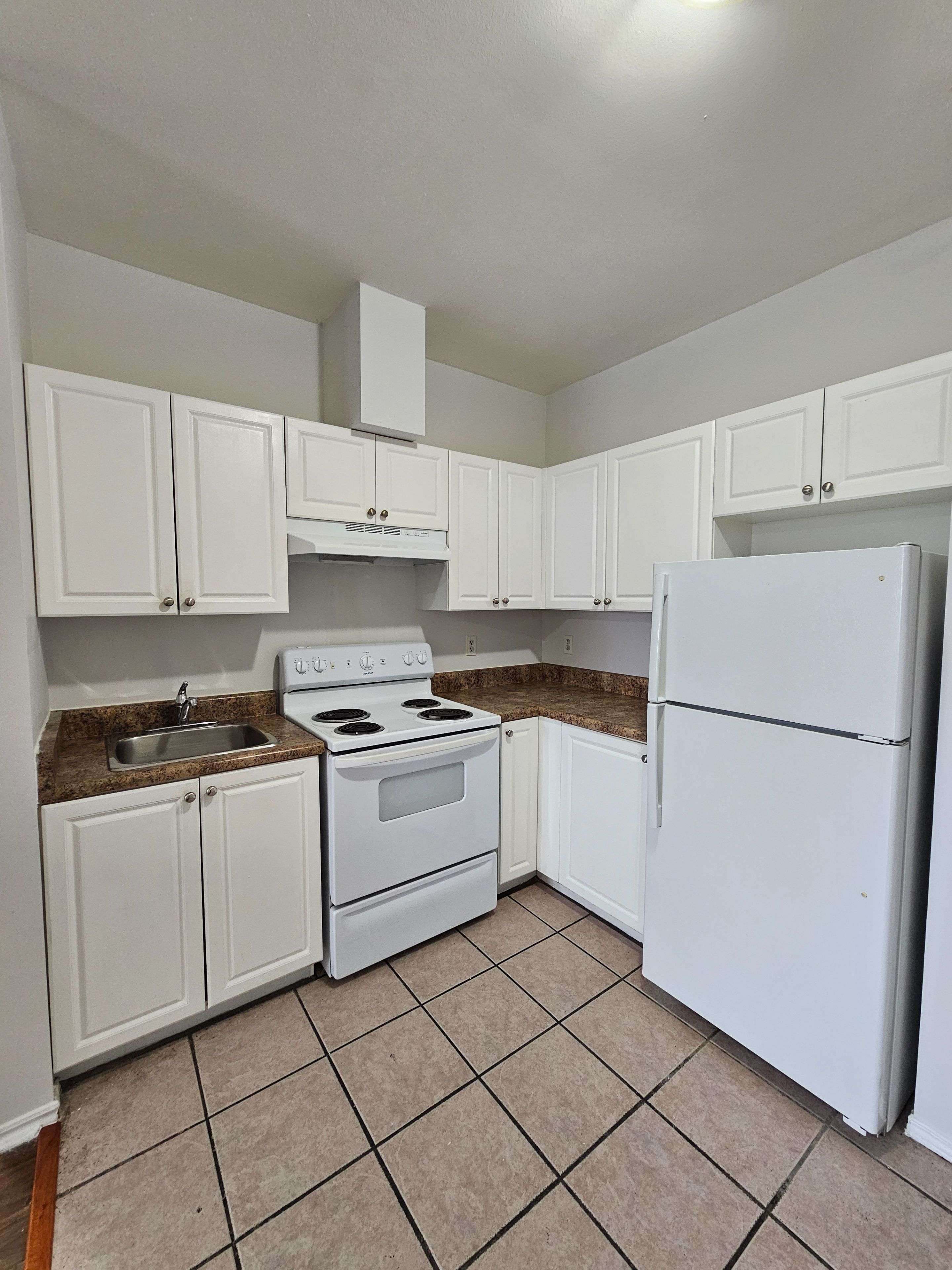 Toronto C03, ON M6E 2H7,1801 Eglinton AVE W #307