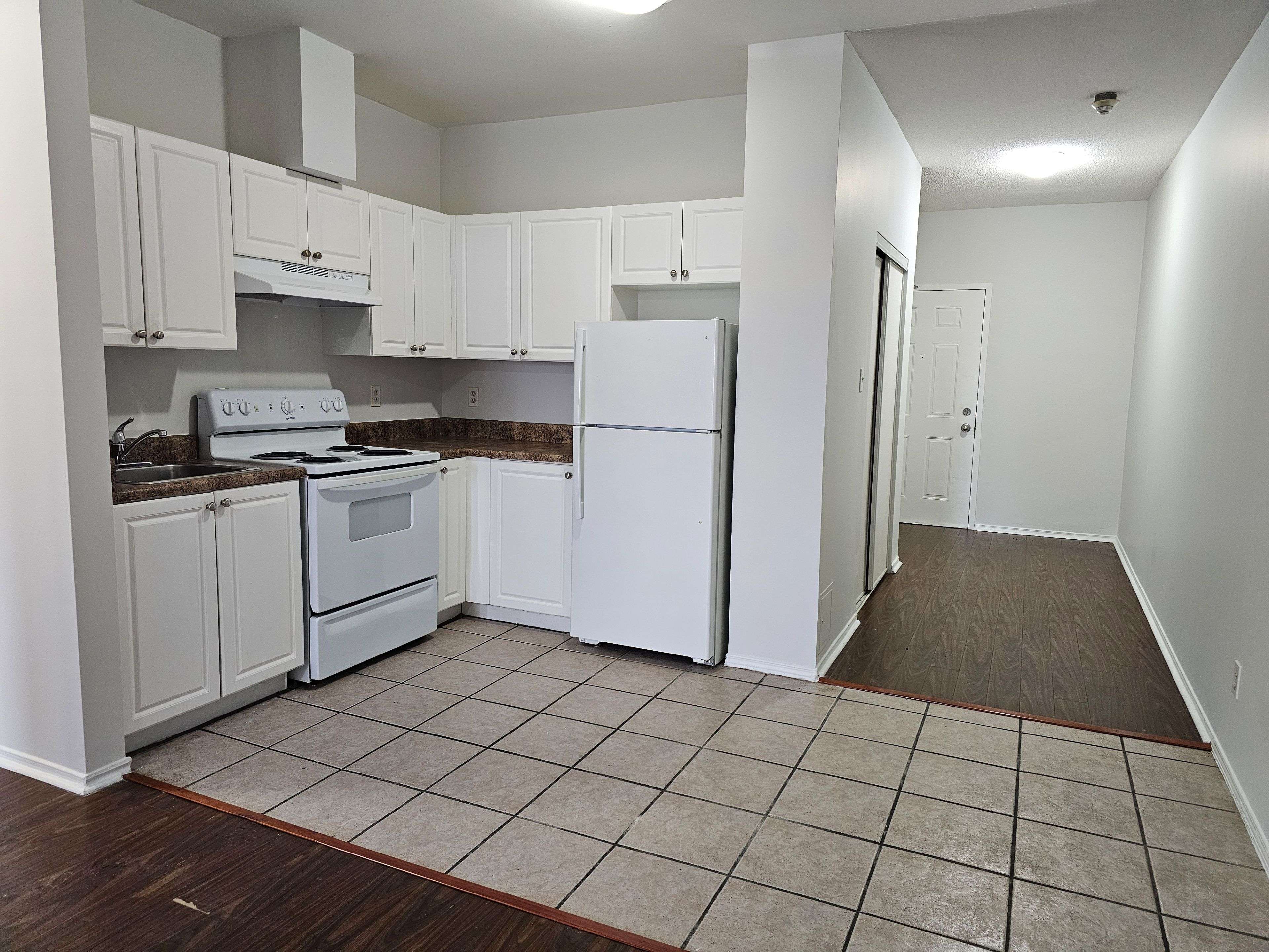 Toronto C03, ON M6E 2H7,1801 Eglinton AVE W #307