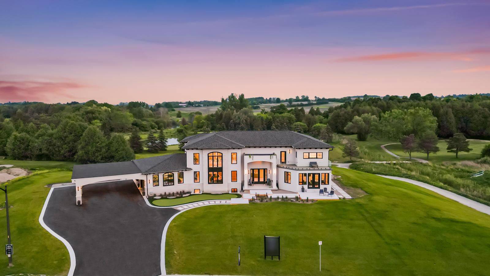 Whitby, ON L0B 1A0,105 Franklin CRES