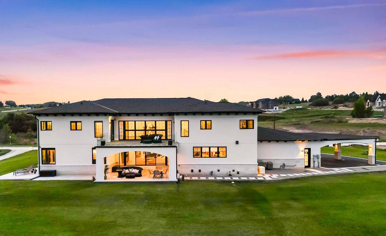 Whitby, ON L0B 1A0,105 Franklin CRES