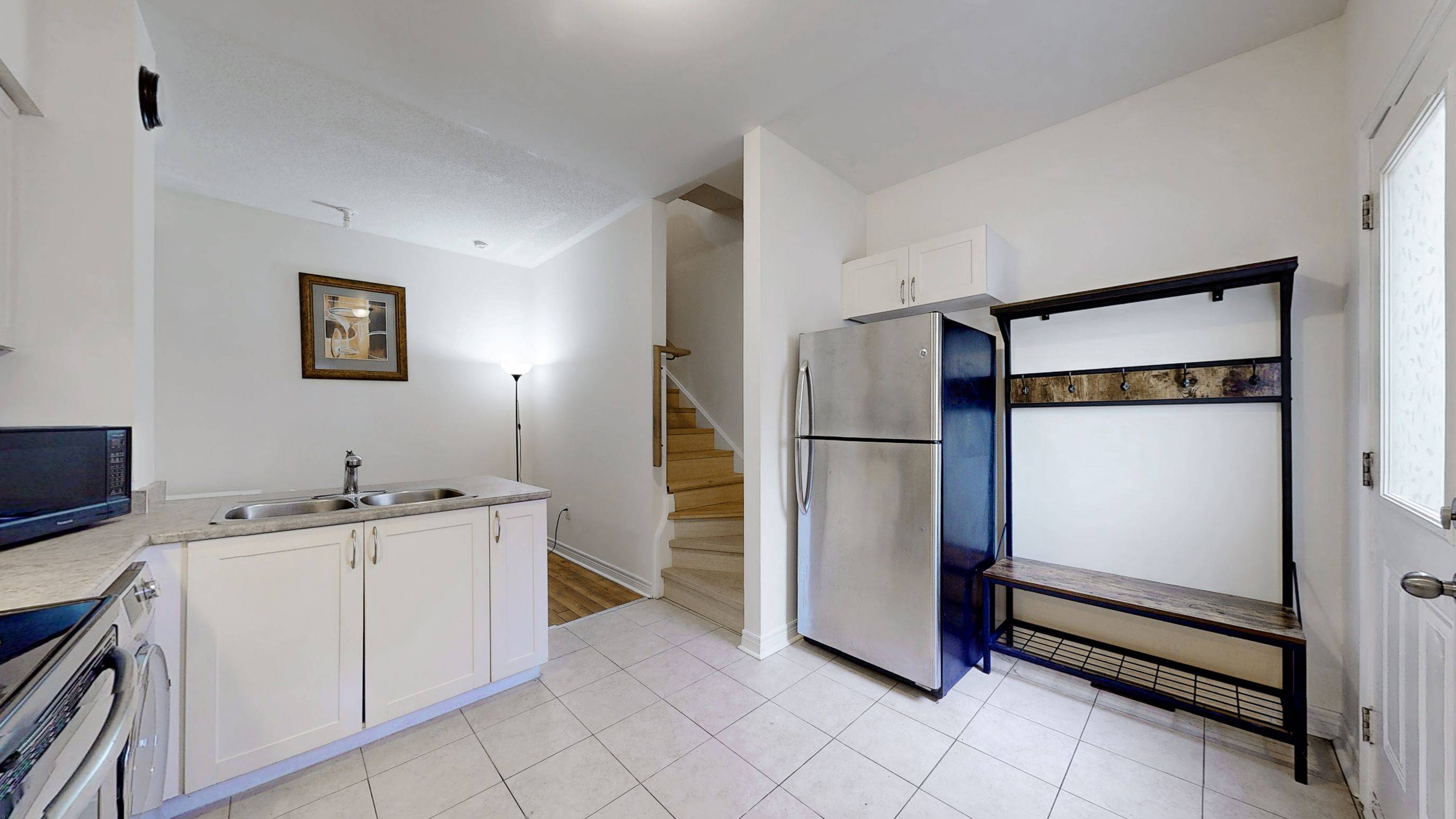 Toronto E10, ON M1E 2M8,4262 Kingston RD #Upper