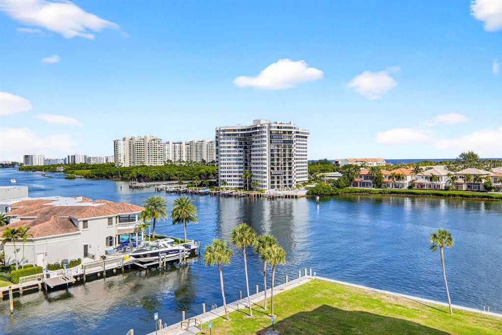 Boca Raton, FL 33487,899 Jeffery St #710