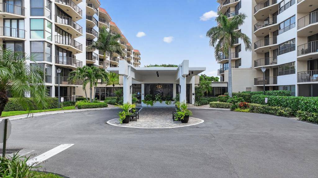 Boca Raton, FL 33487,899 Jeffery St #710