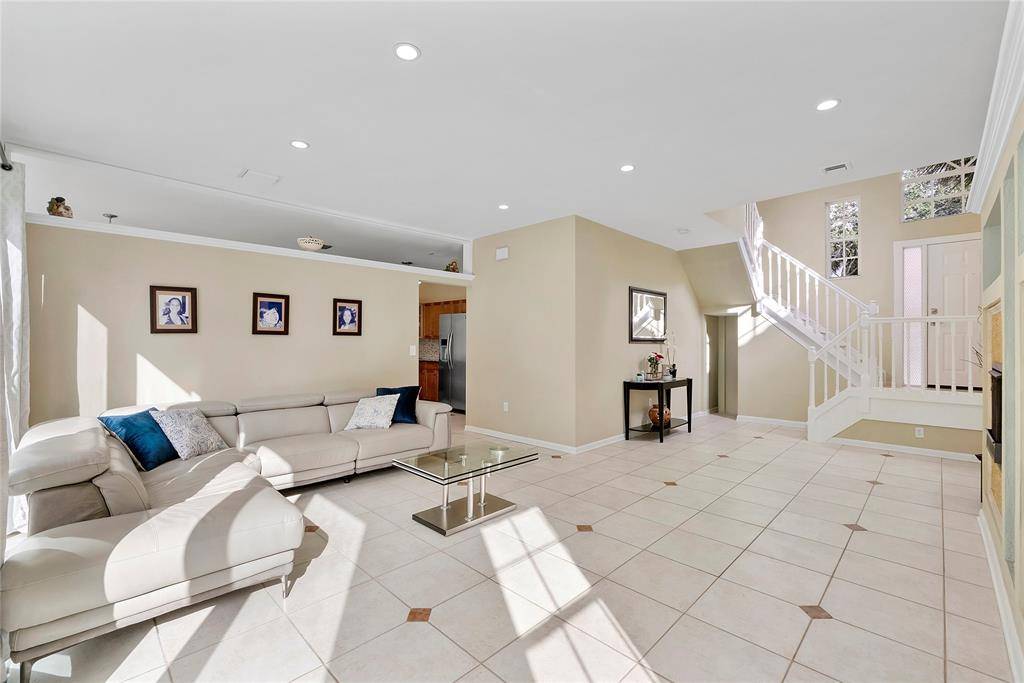 Coral Springs, FL 33071,659 NW 88th Dr