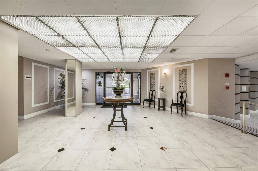 Hollywood, FL 33021,3900 N Hills Dr #409