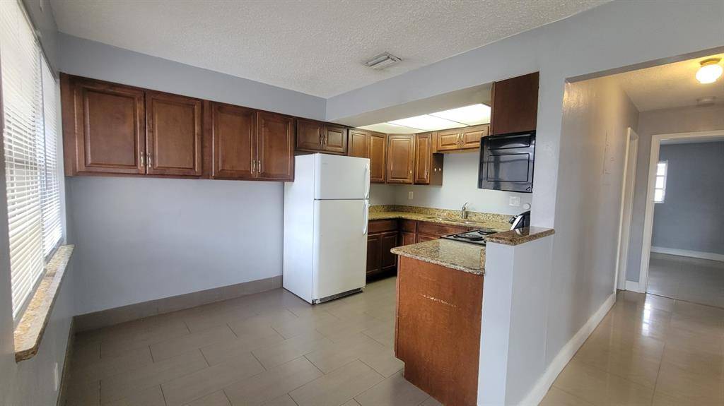 Fort Lauderdale, FL 33308,1821 NE 56th St #4