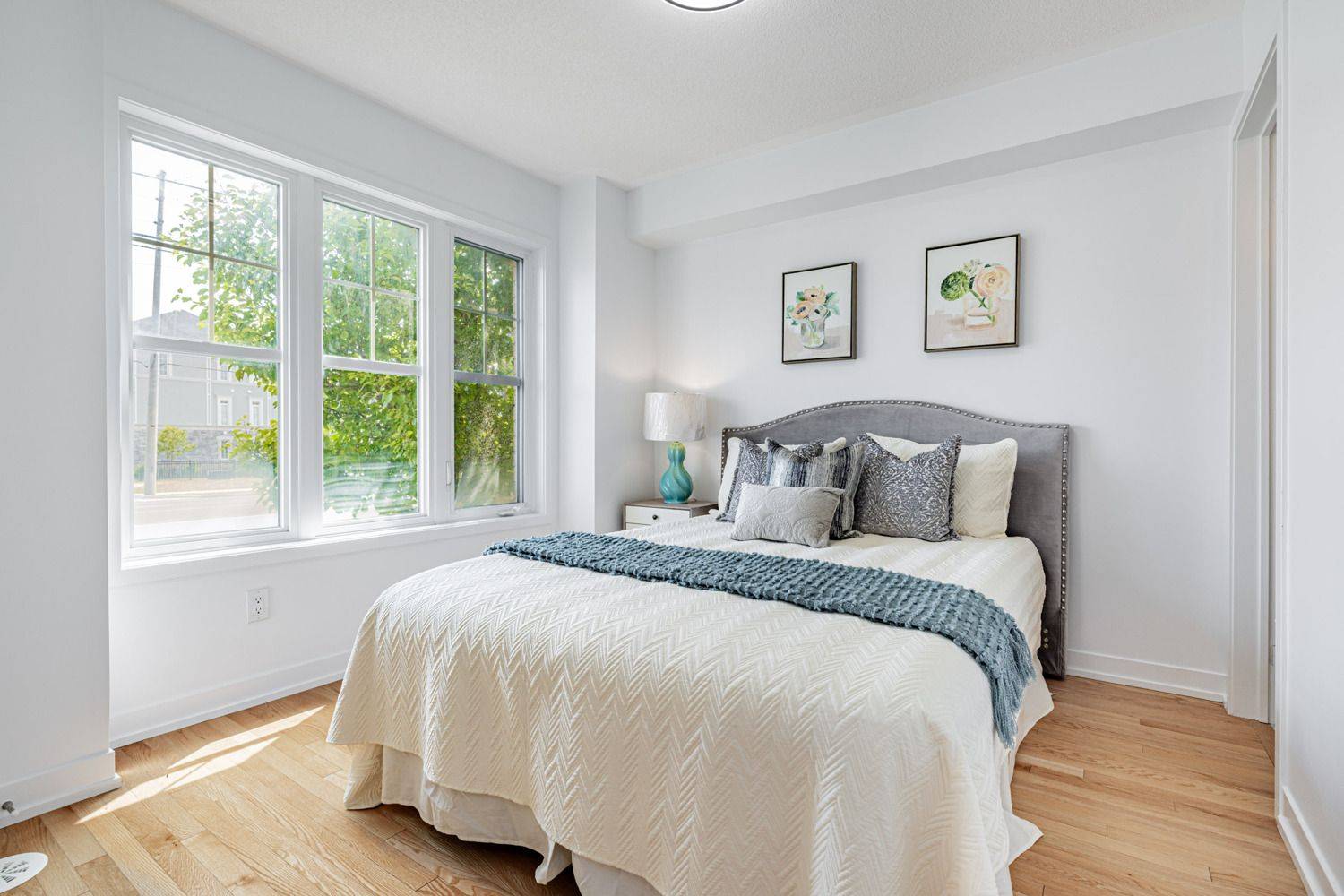 Vaughan, ON L6A 4Y4,10606 Bathurst ST