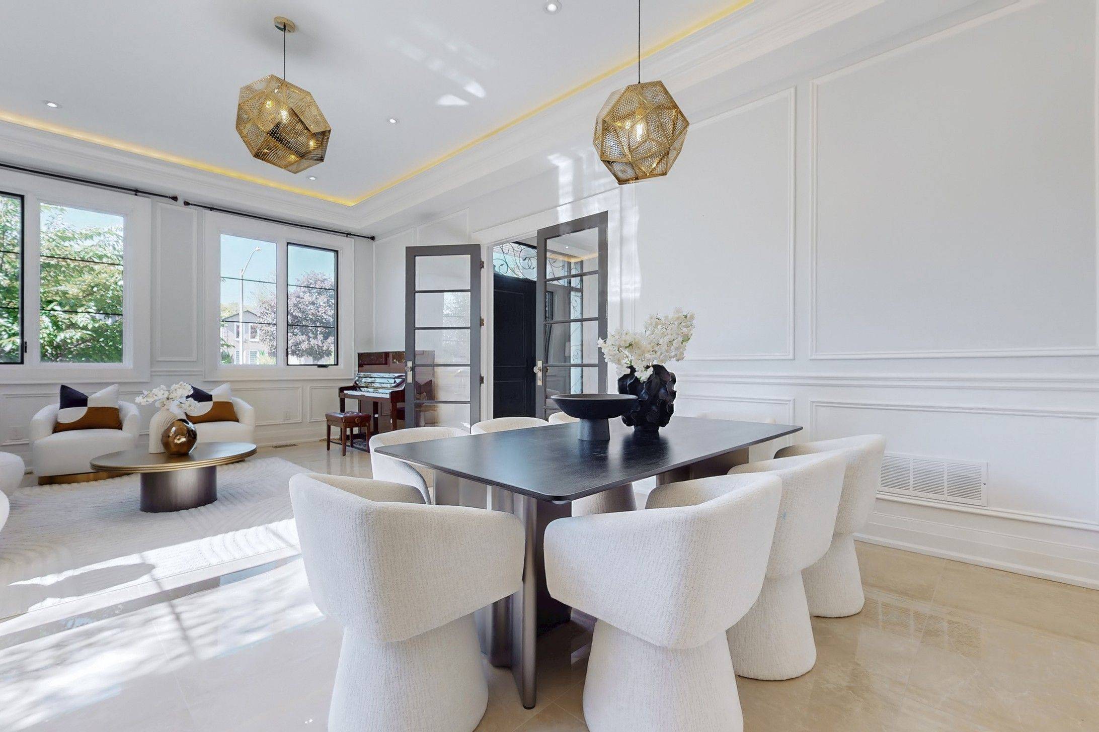 Richmond Hill, ON L4E 2Y2,19 Blyth ST