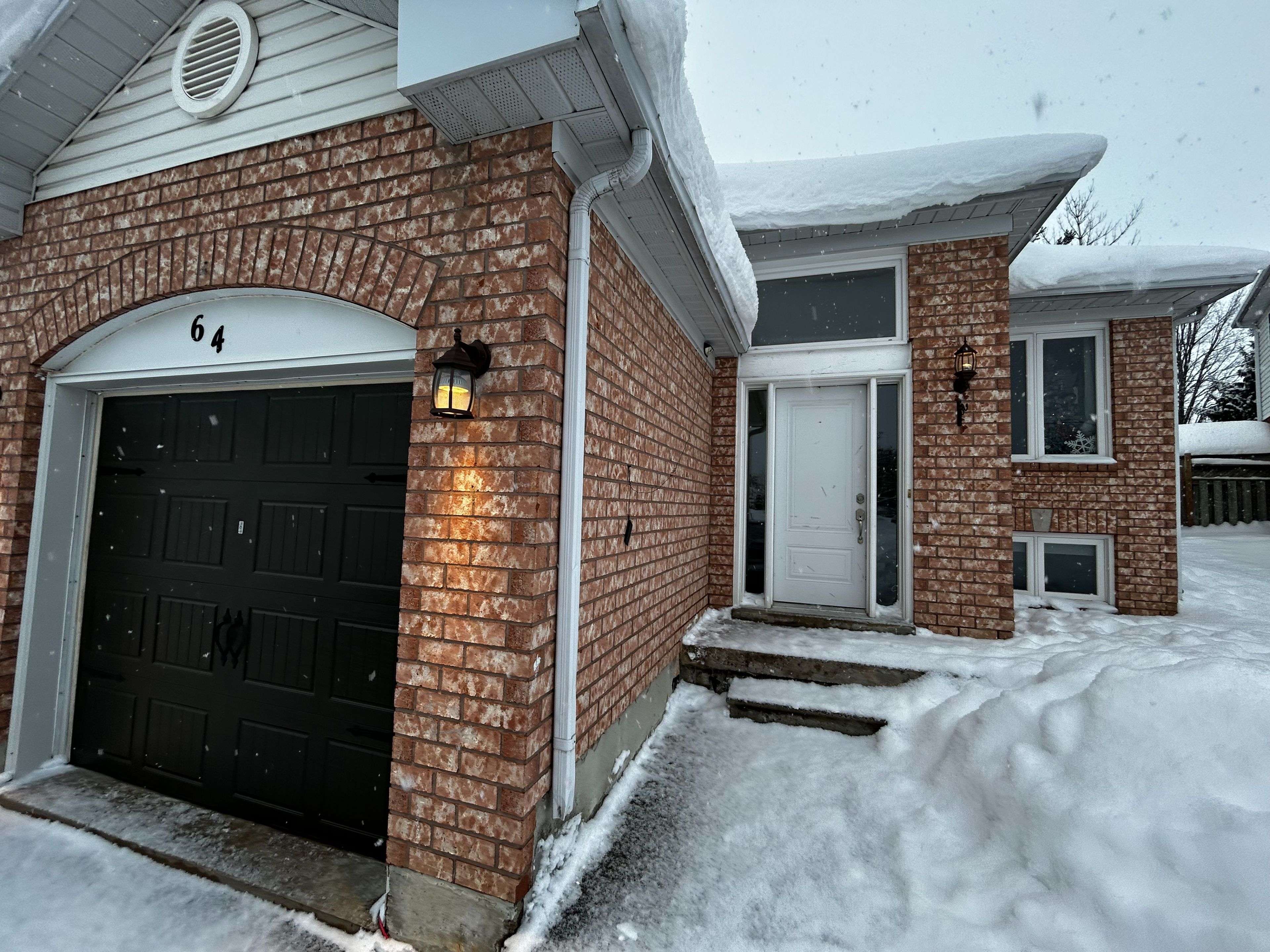 Barrie, ON L4N 8B4,64 Copeman CRES