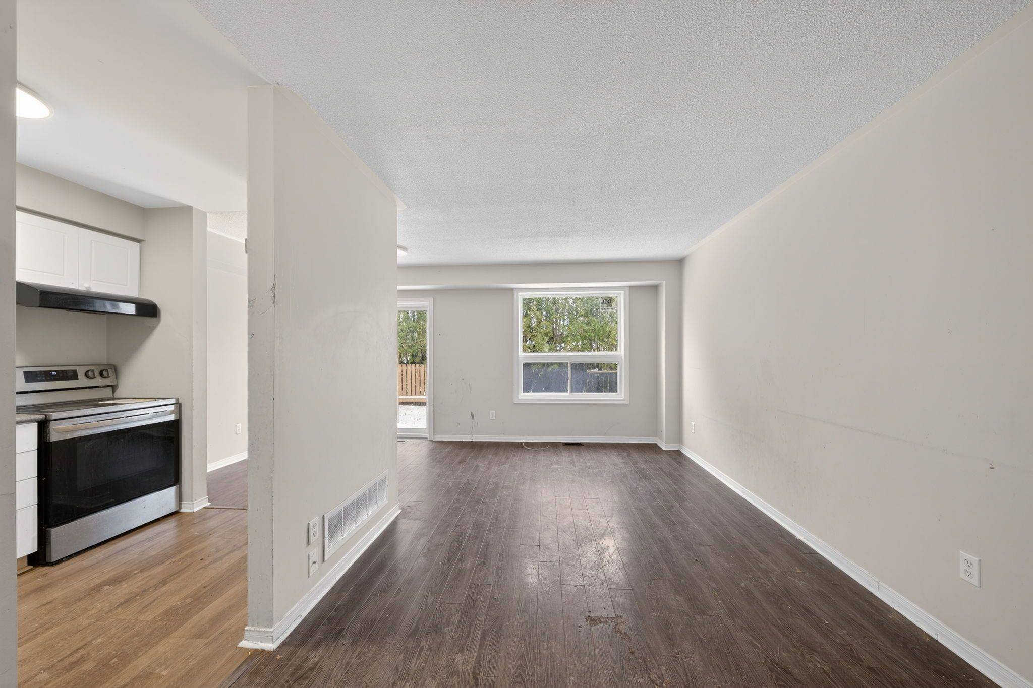 Orillia, ON L3V 4X9,531 High ST #8