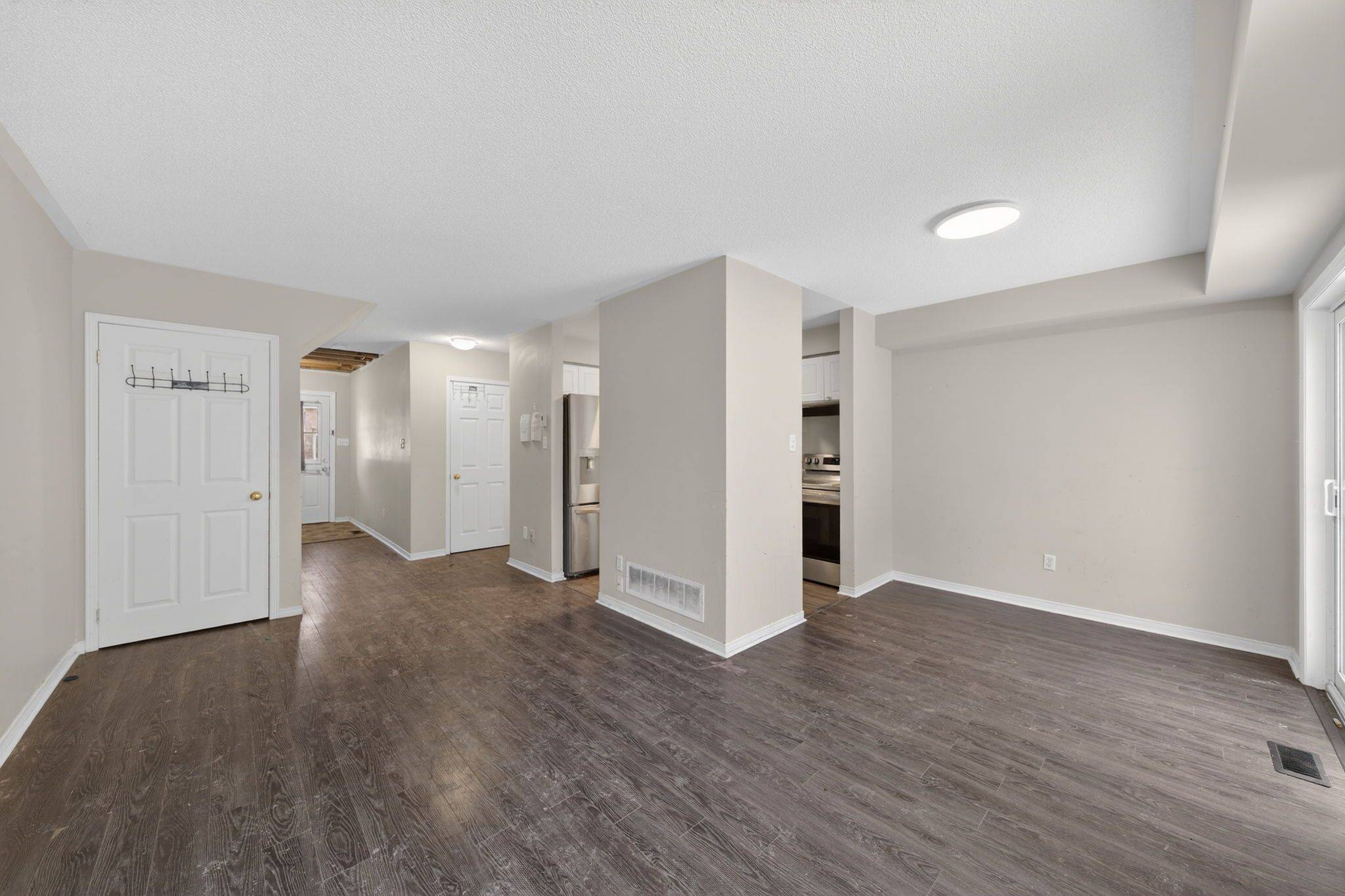 Orillia, ON L3V 4X9,531 High ST #8