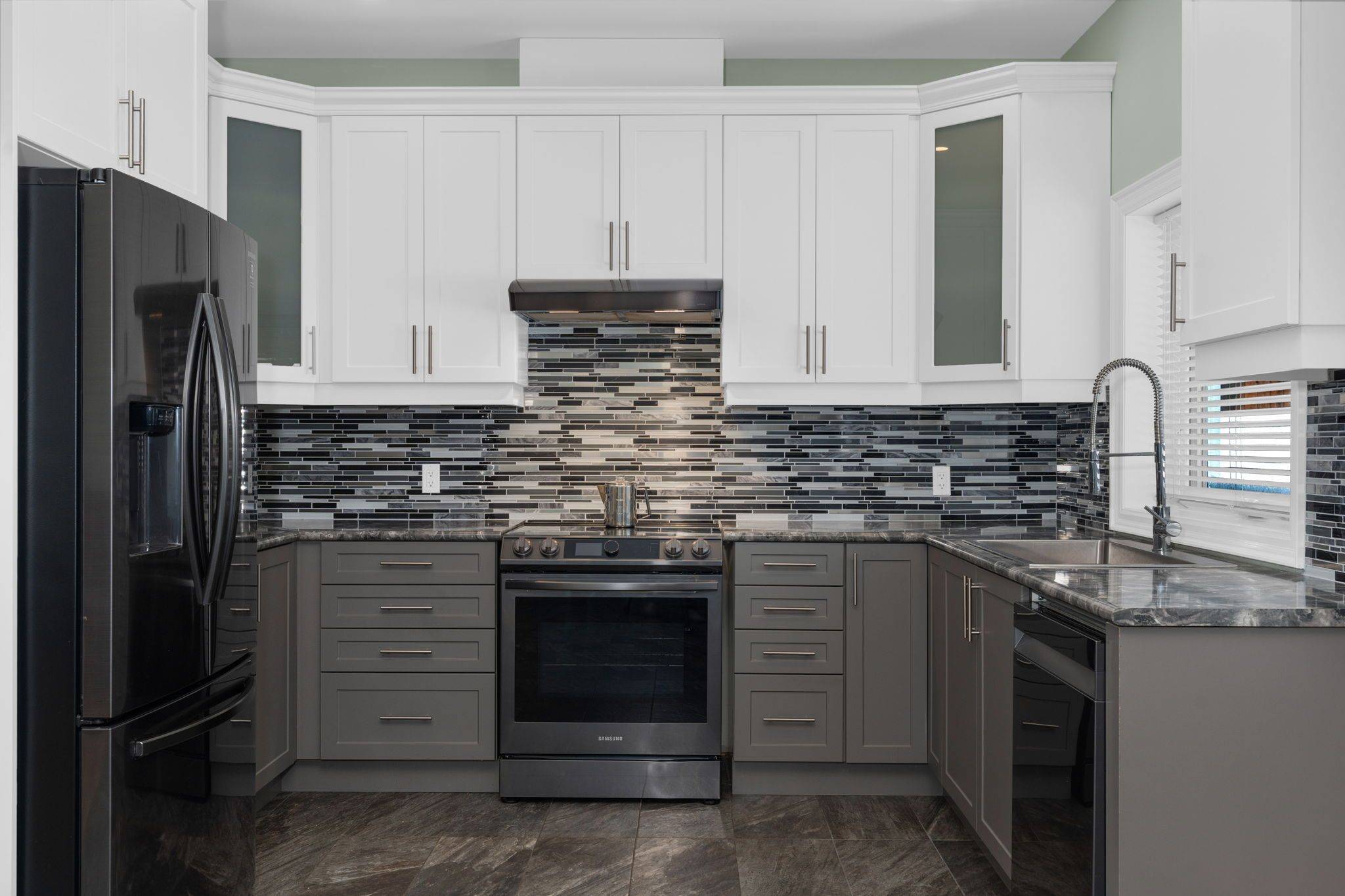 Tiny, ON L9M 0H1,24 Rue Helene N/A