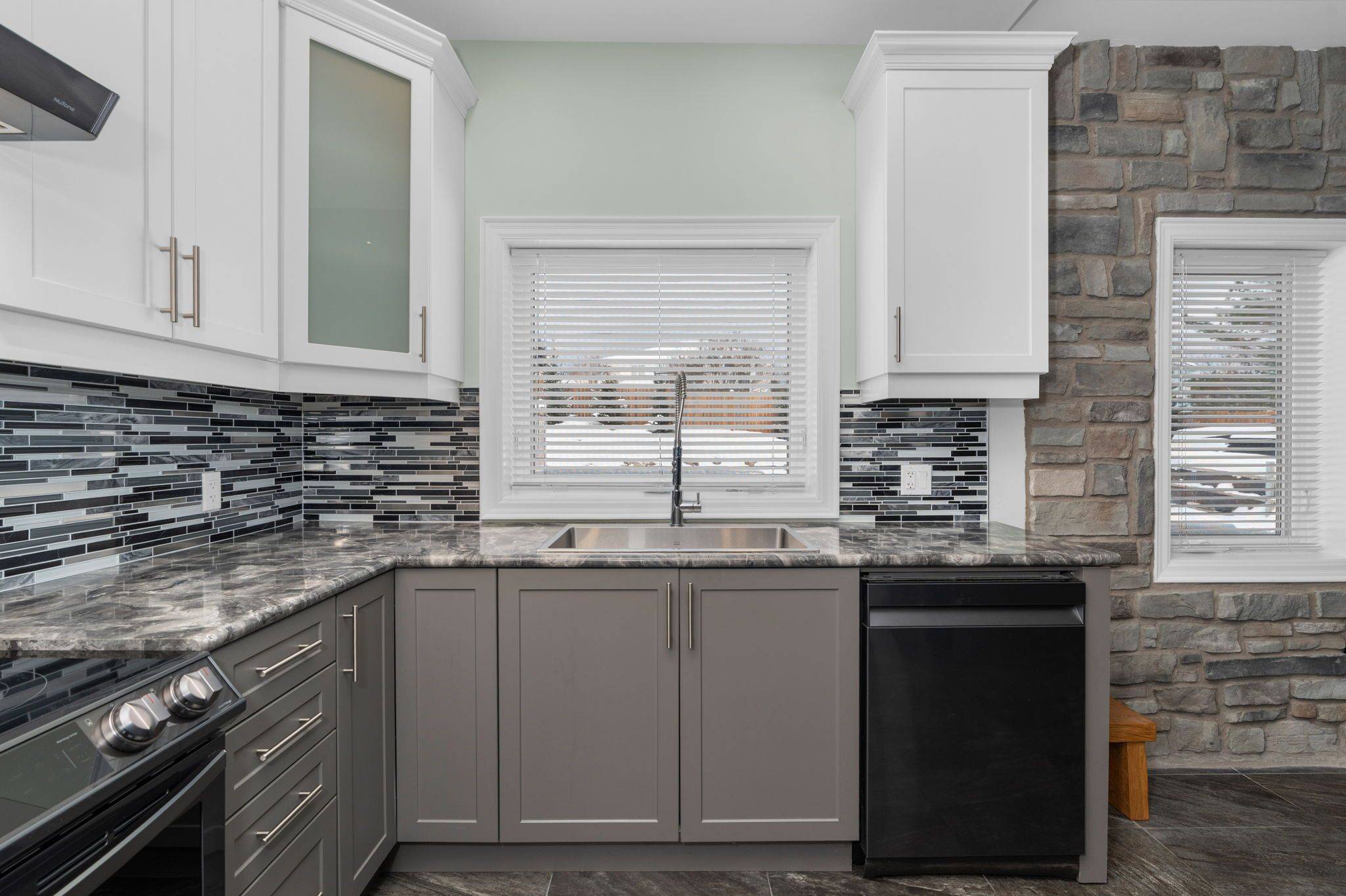 Tiny, ON L9M 0H1,24 Rue Helene N/A