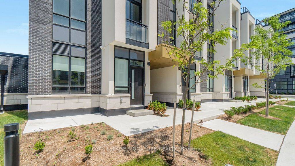 Oakville, ON L6M 4M2,3025 Trailside DR #147