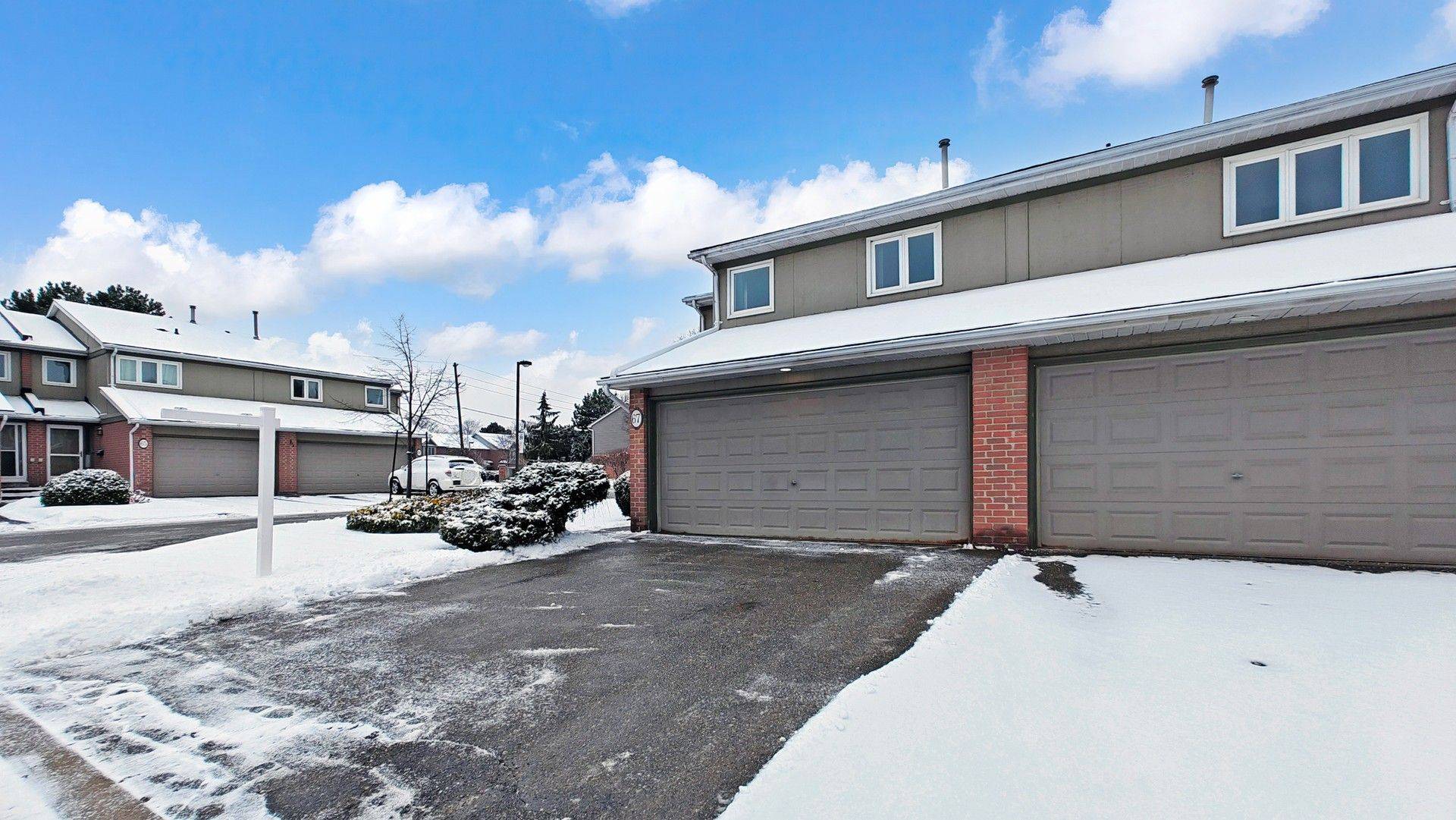 Mississauga, ON L5L 3T1,3079 Fifth Line W #67