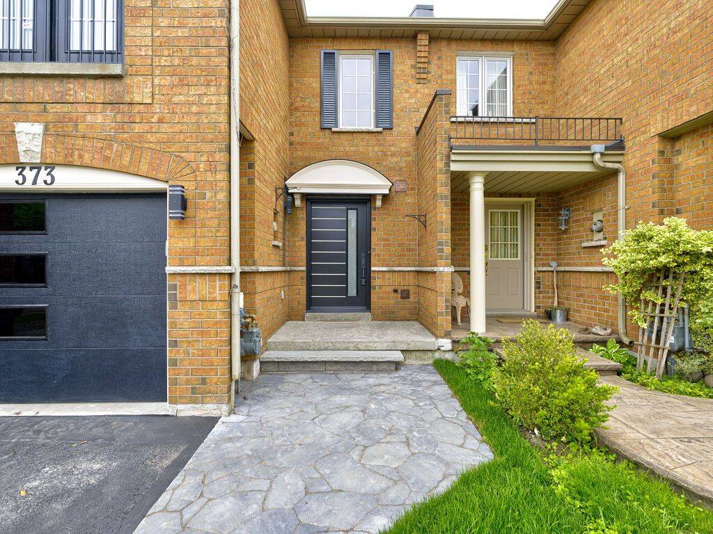 Oakville, ON L6H 6S5,373 Ravineview WAY
