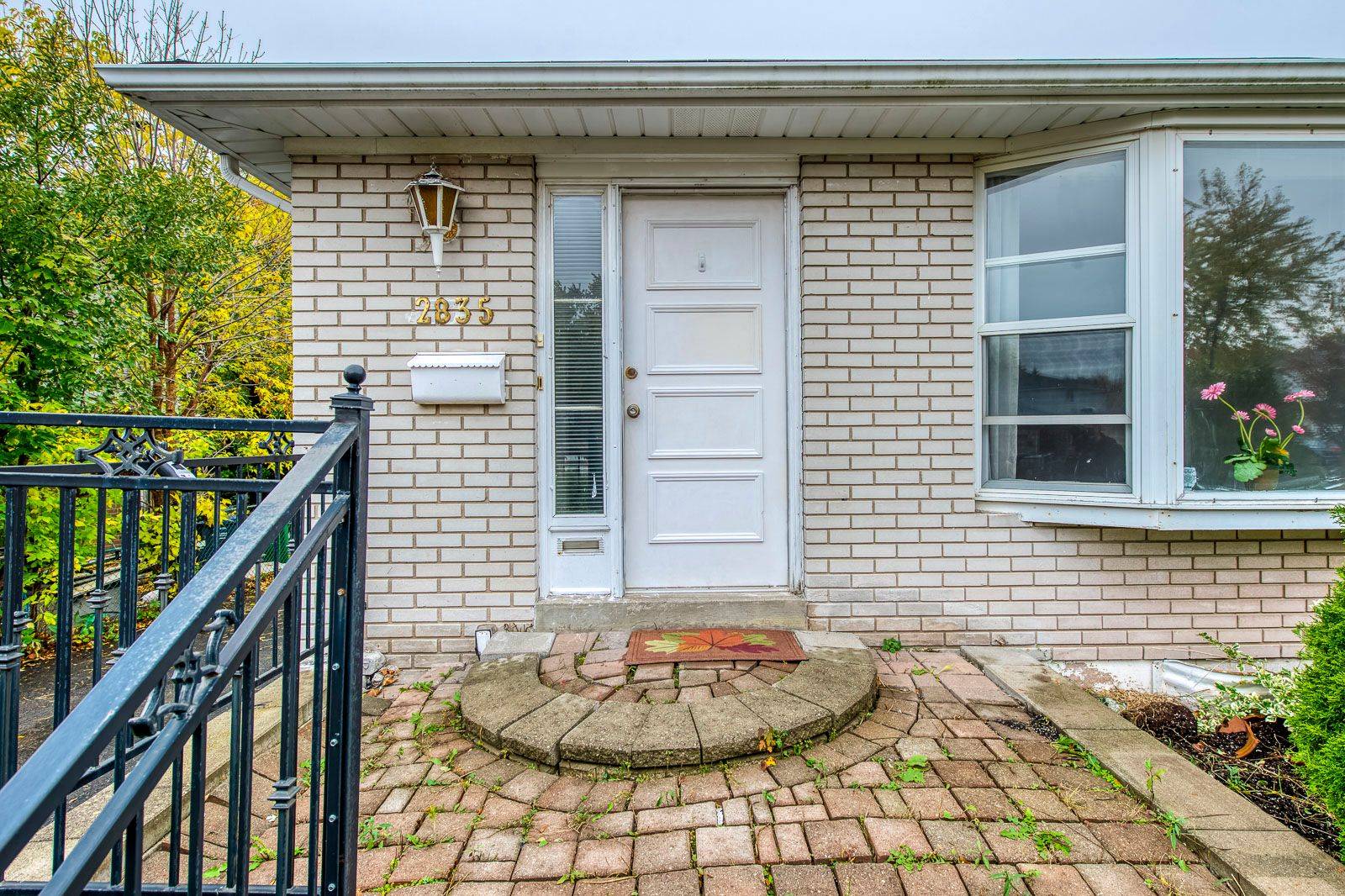 Mississauga, ON L5K 1E8,2835 Hollington CRES #(Upper)