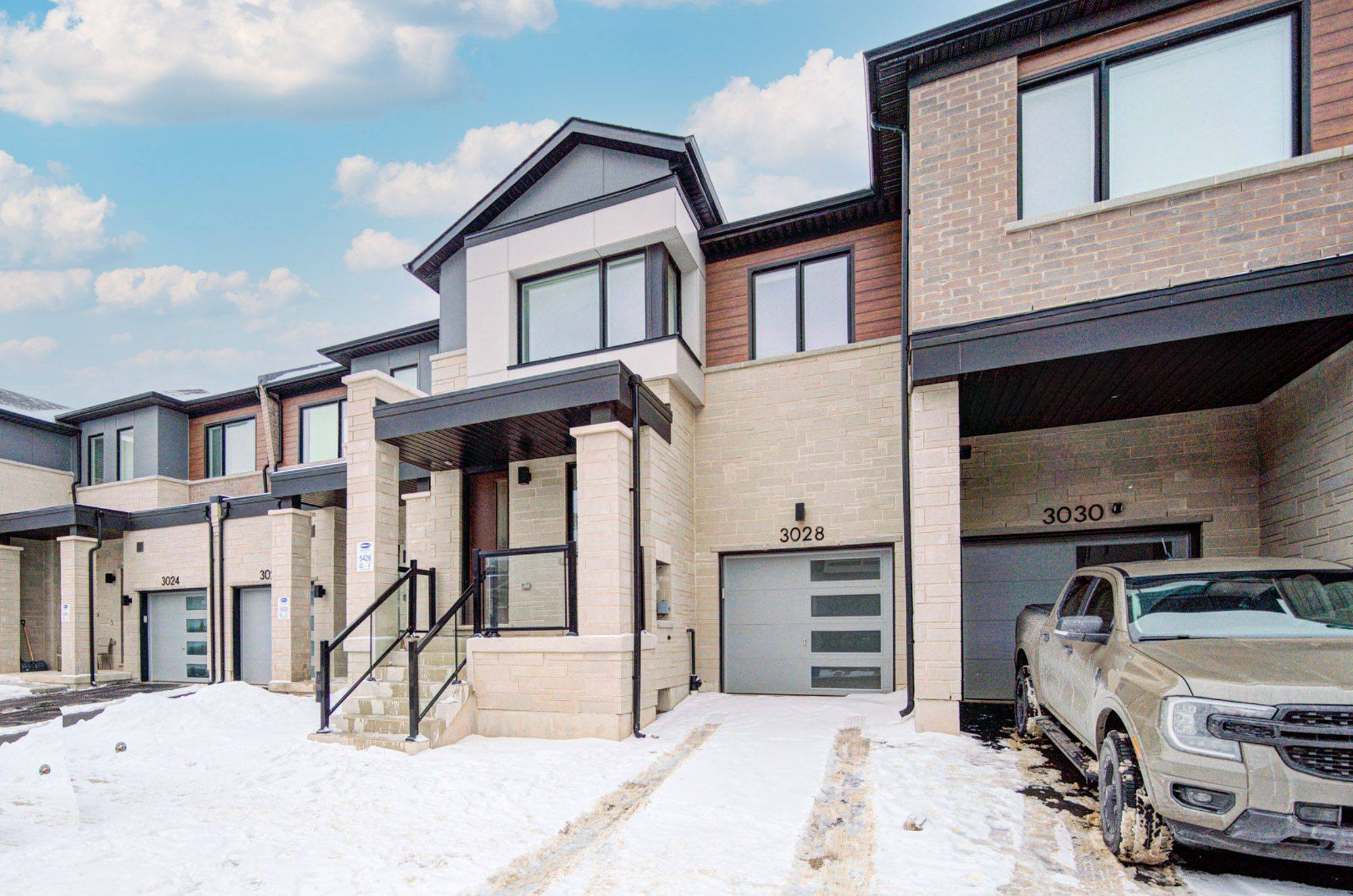 Oakville, ON L6H 7Y5,3028 Langdon RD