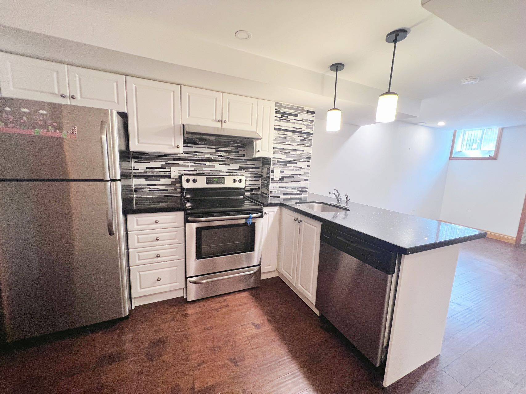 Oakville, ON L6M 0T8,Bsmt-220 Sixteen Mile DR