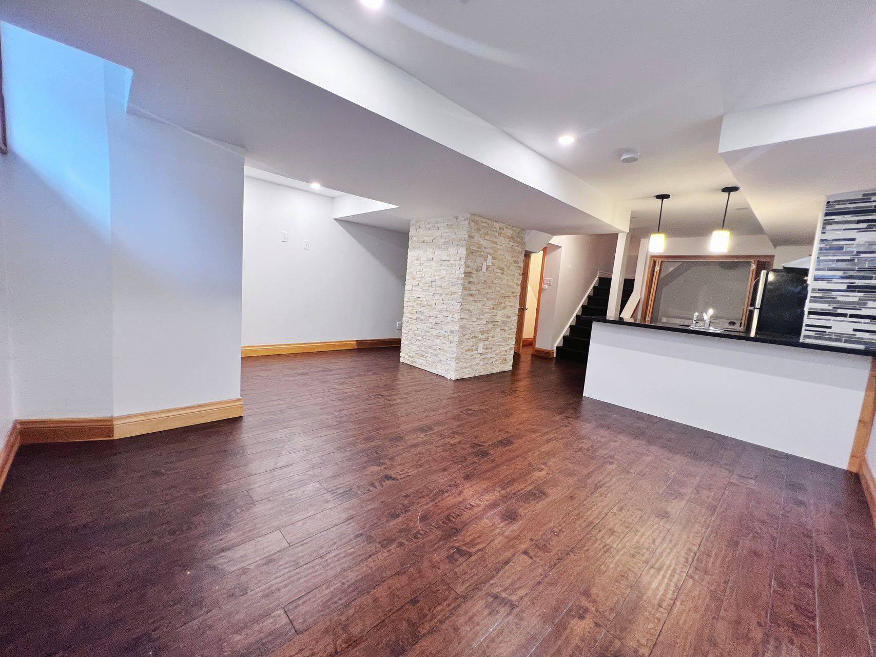 Oakville, ON L6M 0T8,Bsmt-220 Sixteen Mile DR