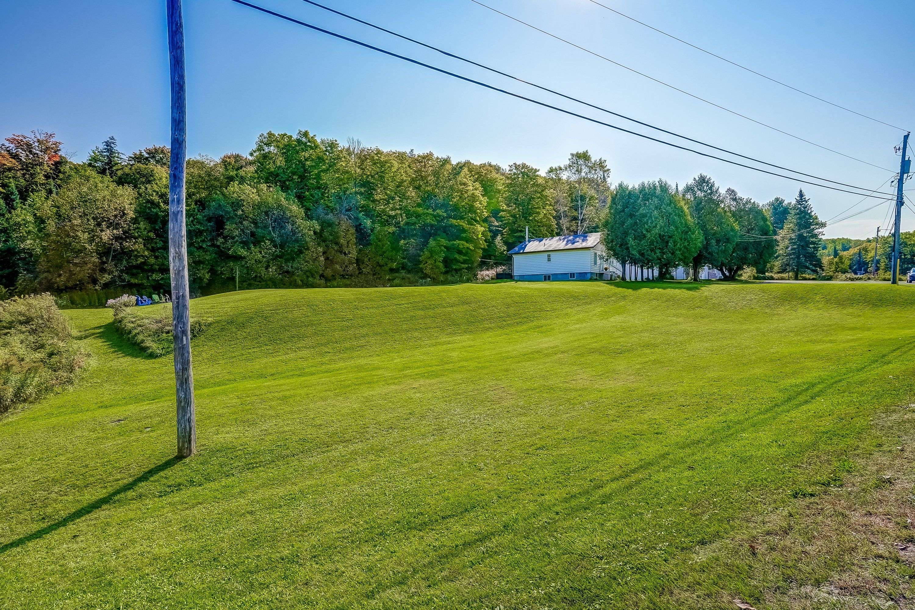 Muskoka Lakes, ON P0B 1M0,949 Raymond RD