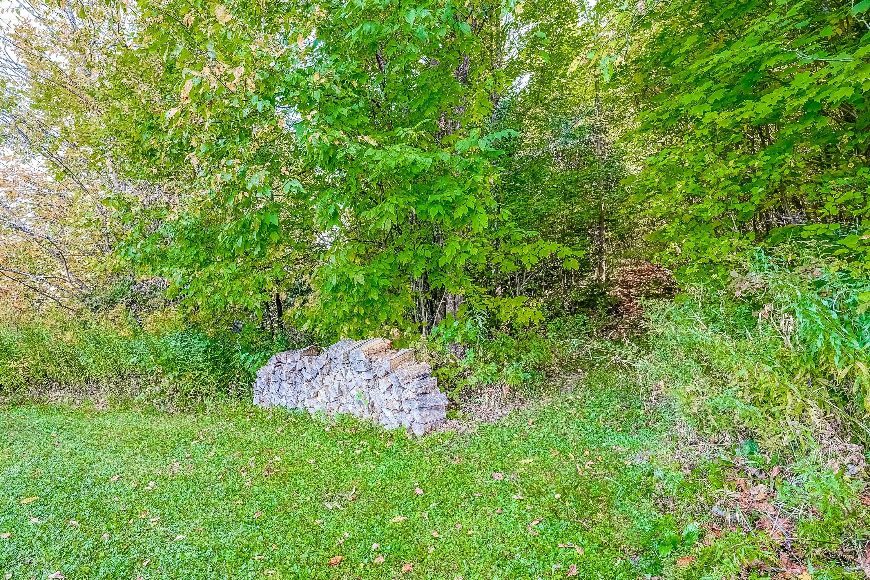 Muskoka Lakes, ON P0B 1M0,949 Raymond RD