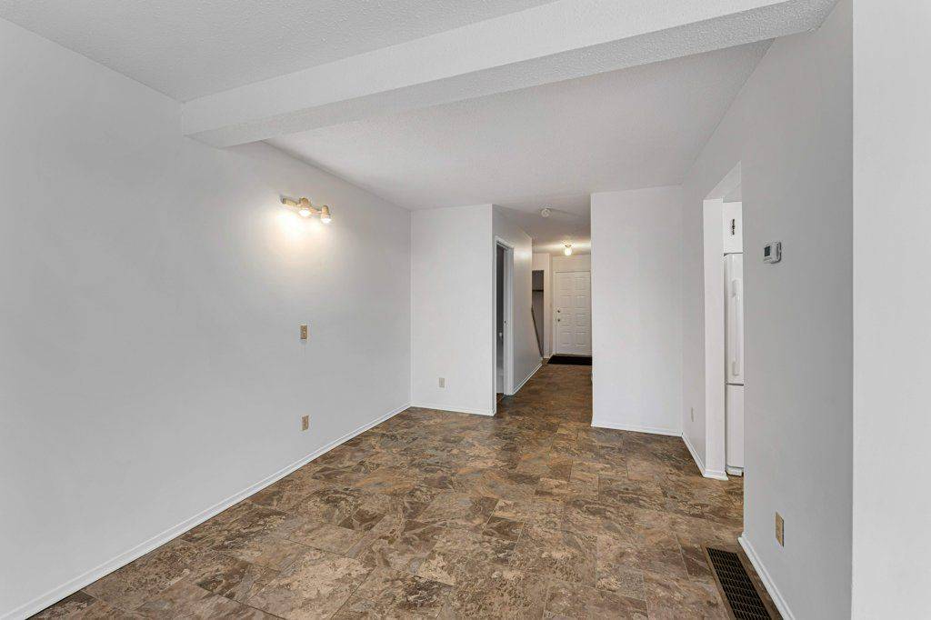 Kingston, ON K7M 7S8,39 Coventry CRES