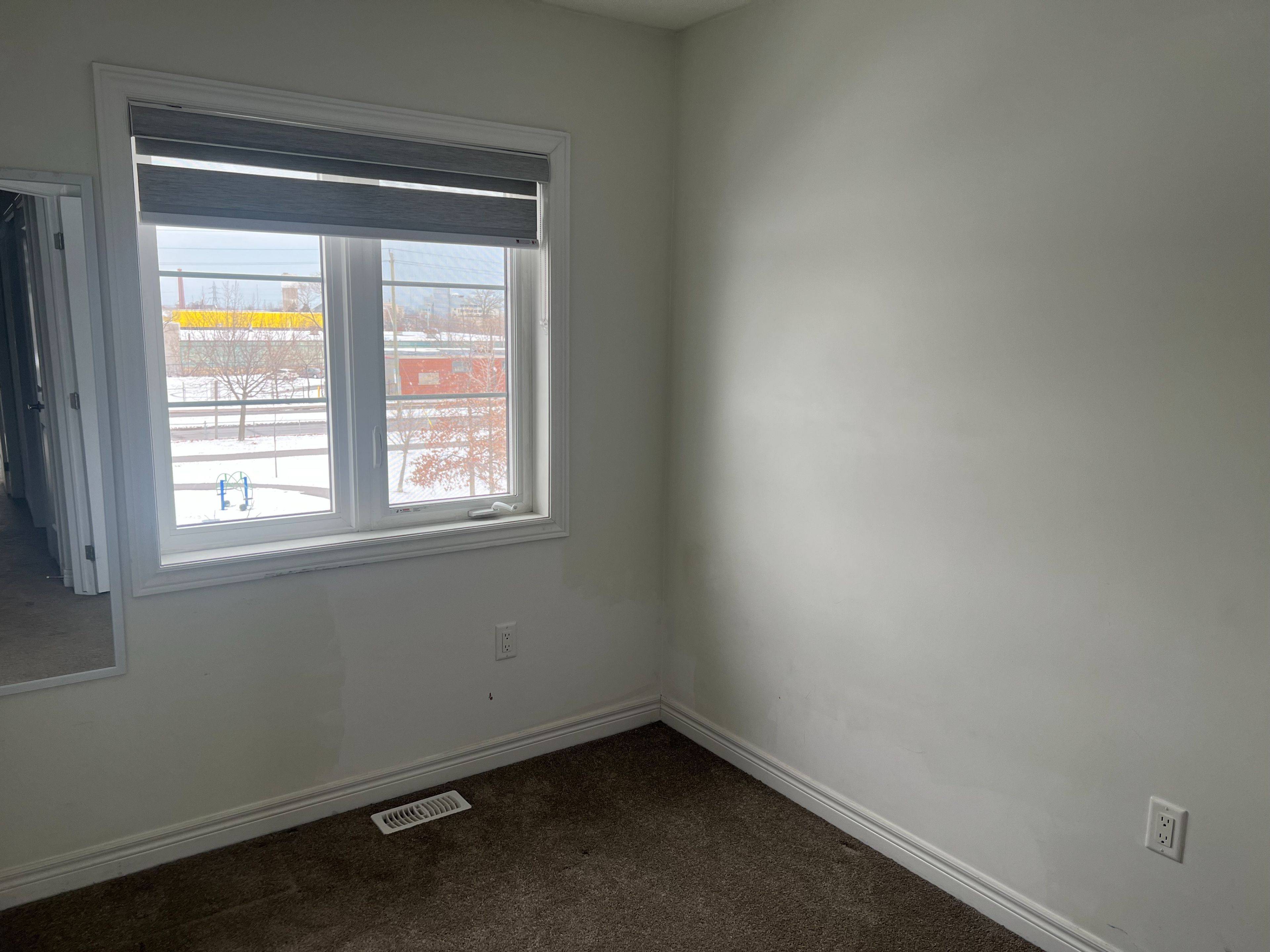 Hamilton, ON L8H 6P2,575 Woodward AVE #17