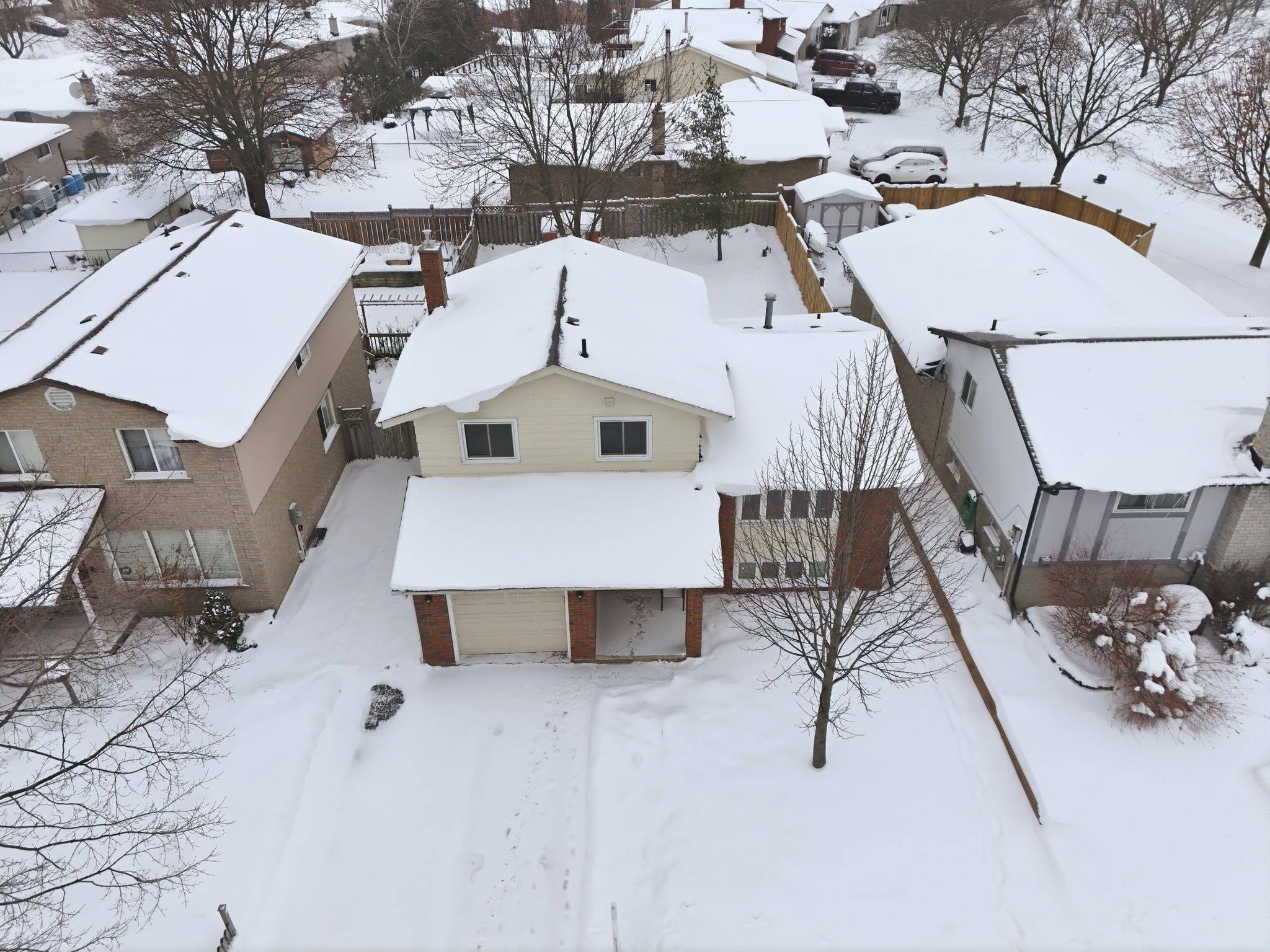 Kitchener, ON N2E 2L1,139 The Country WAY