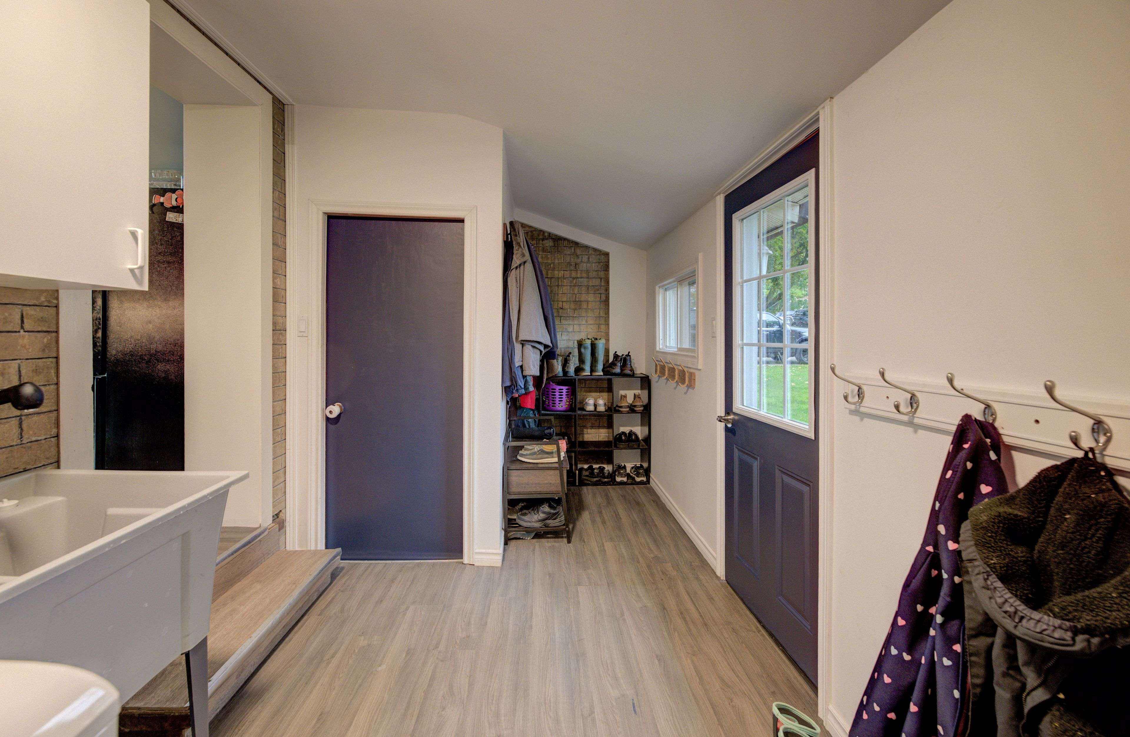 Wellington North, ON N0G 2L3,3 Page ST