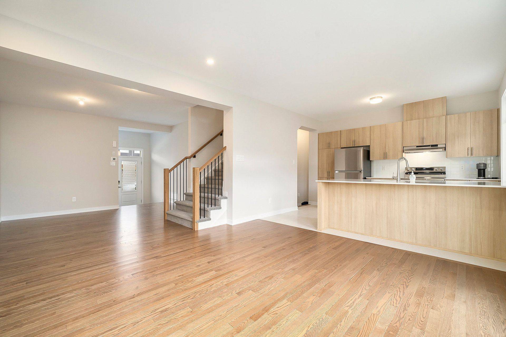 Barrhaven, ON K2J 7G4,684 Expansion RD