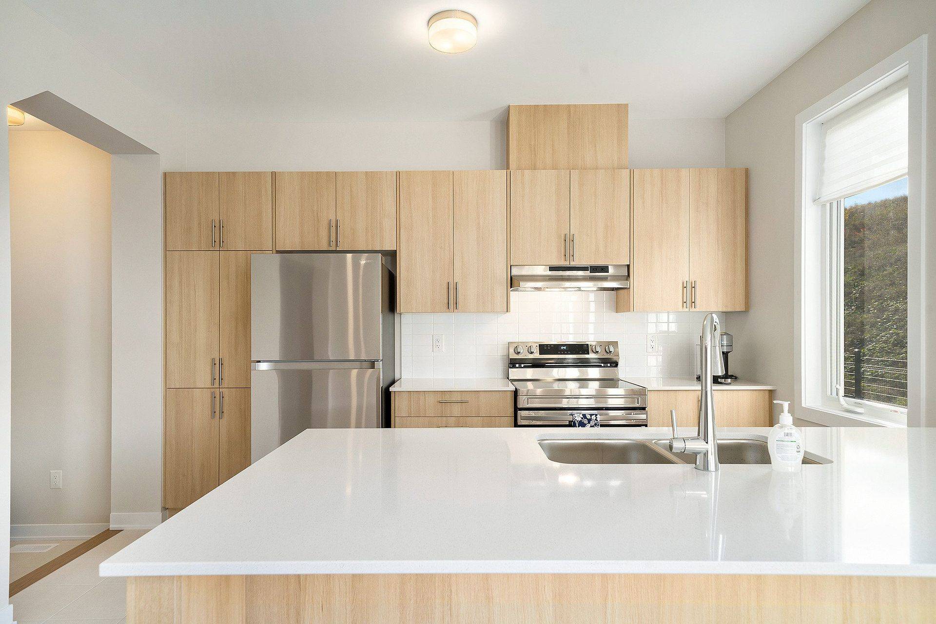 Barrhaven, ON K2J 7G4,684 Expansion RD