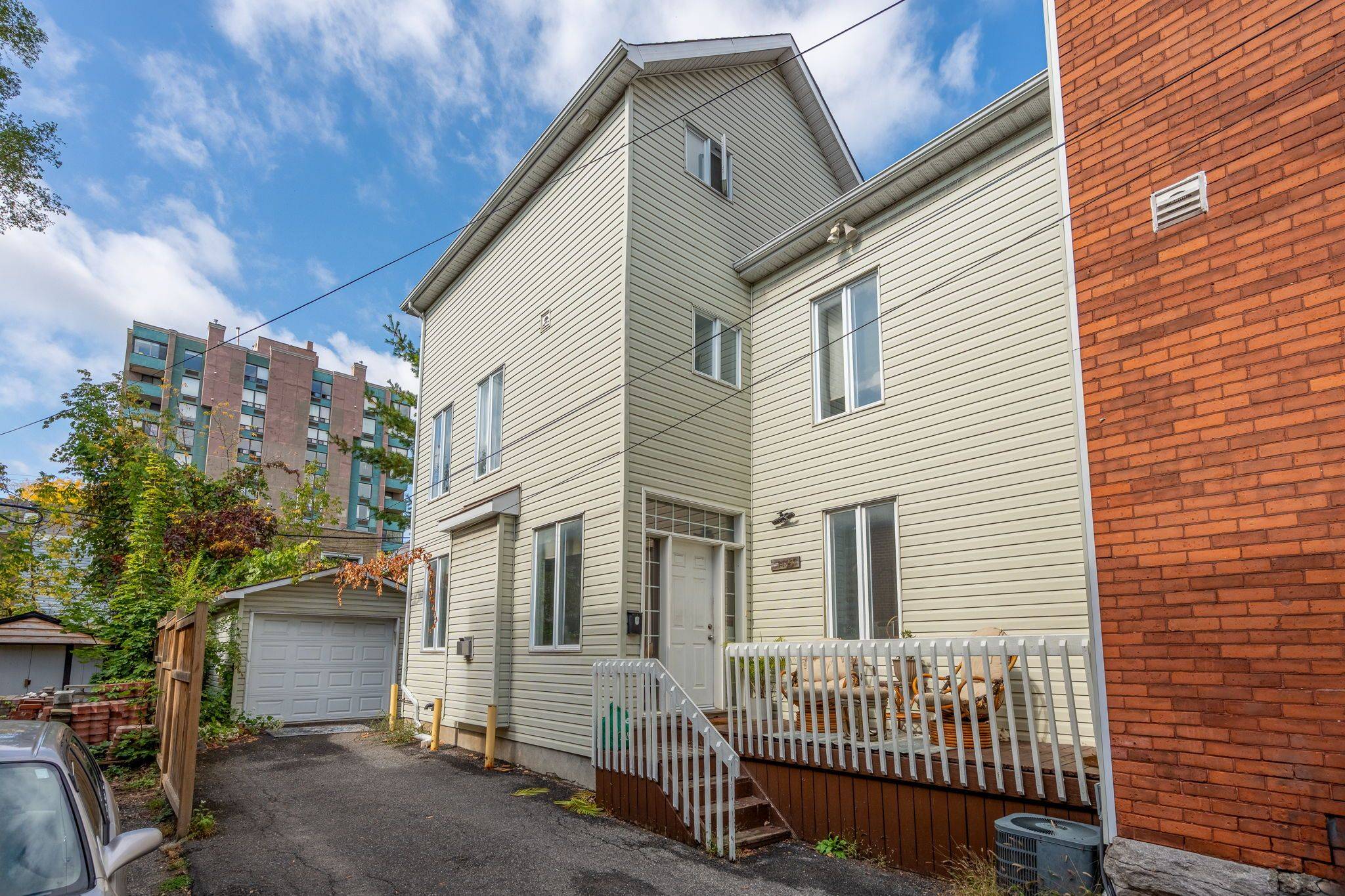 West Centre Town, ON K1R 7A7,116 Cambridge ST N #A & B