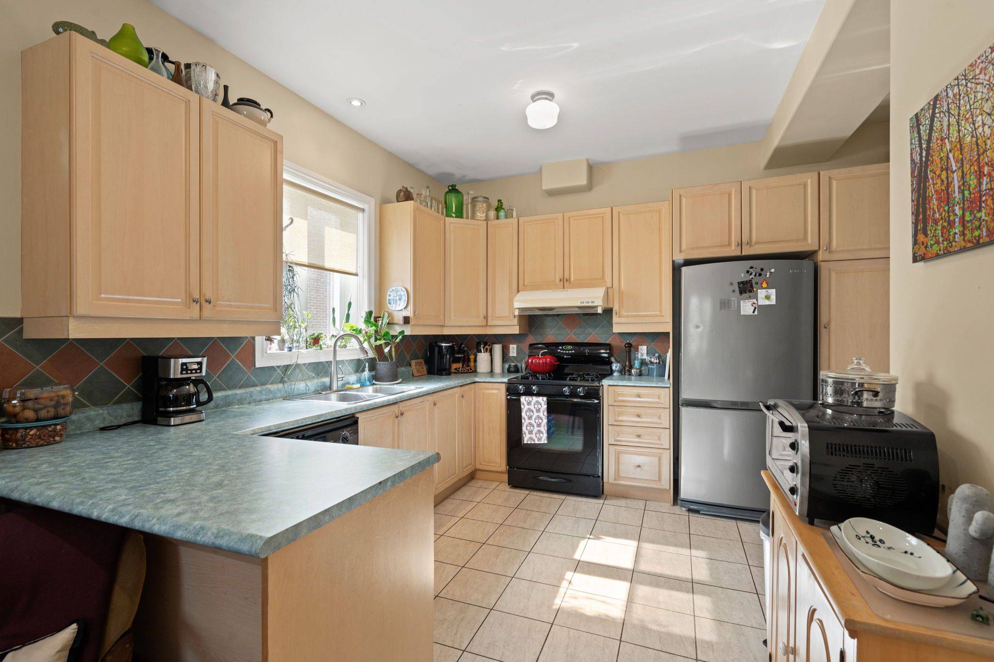 West Centre Town, ON K1R 7A7,116 Cambridge ST N #A & B