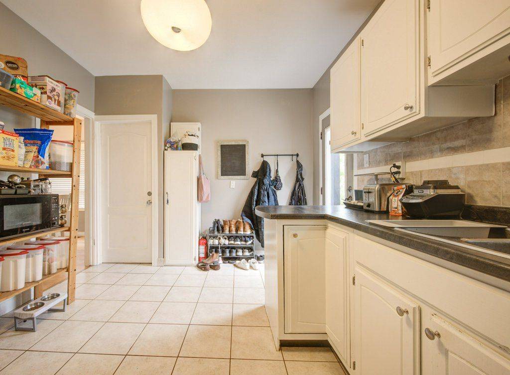 Kitchener, ON N2G 2G8,57 Glasgow ST