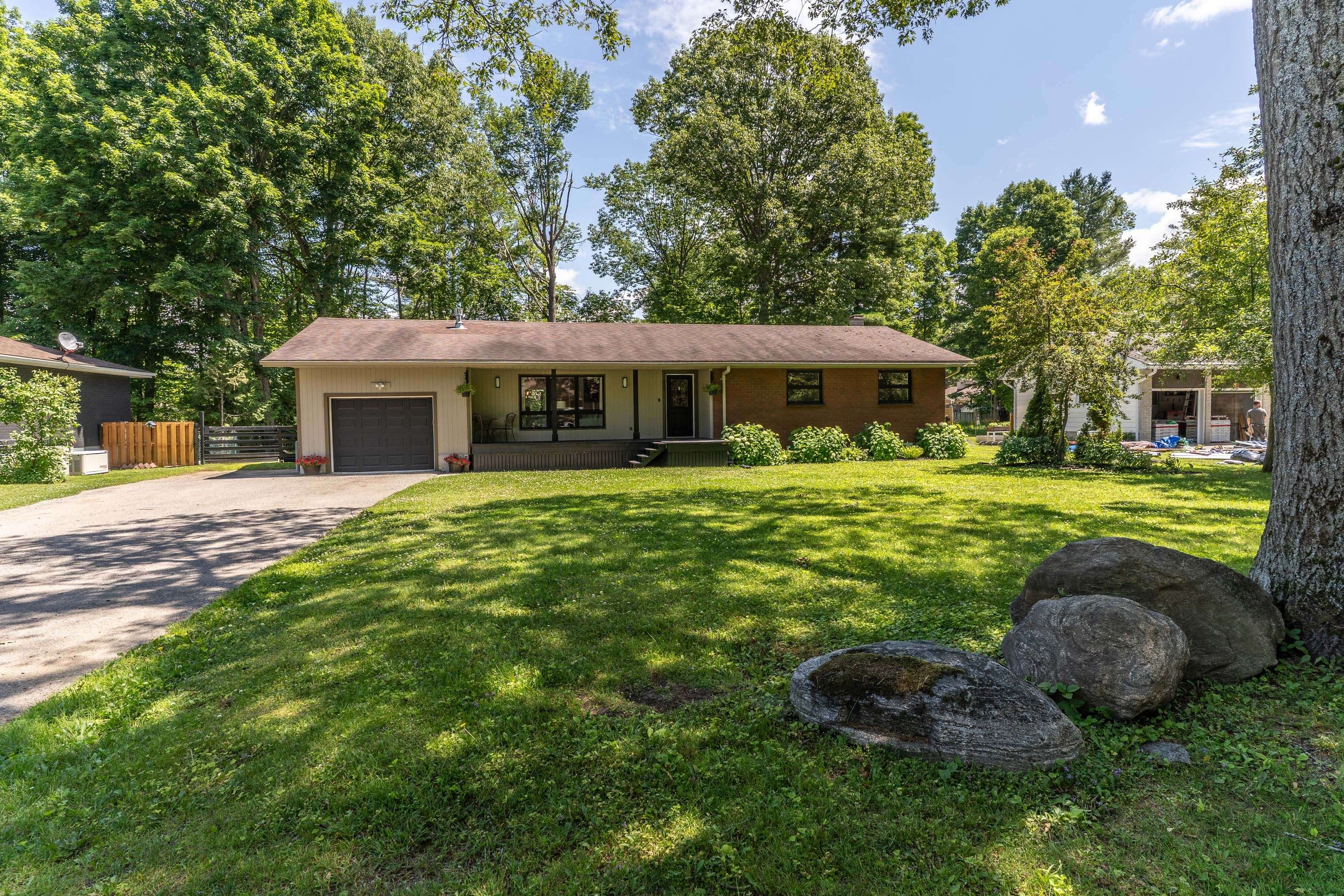 Gravenhurst, ON P1P 1A6,220 Alexander ST