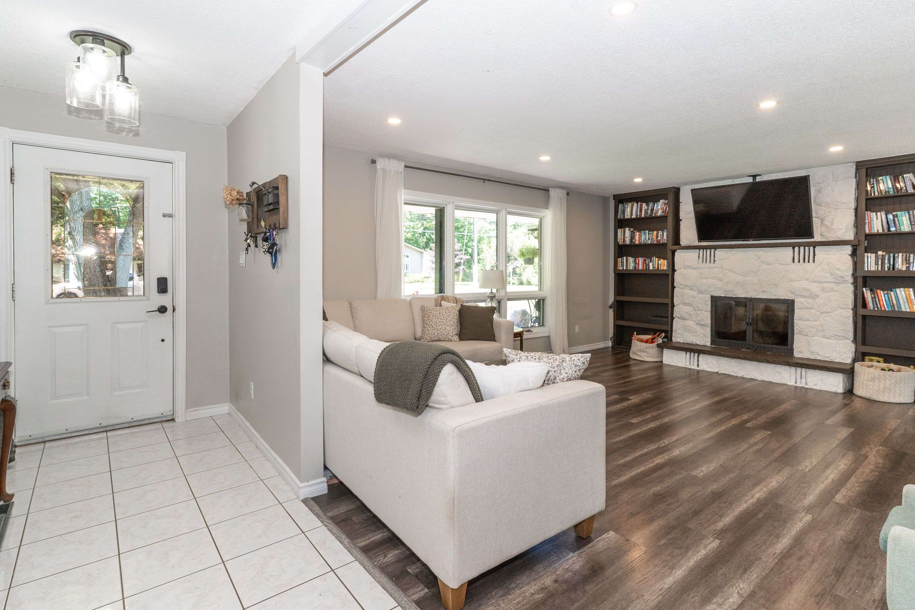 Gravenhurst, ON P1P 1A6,220 Alexander ST