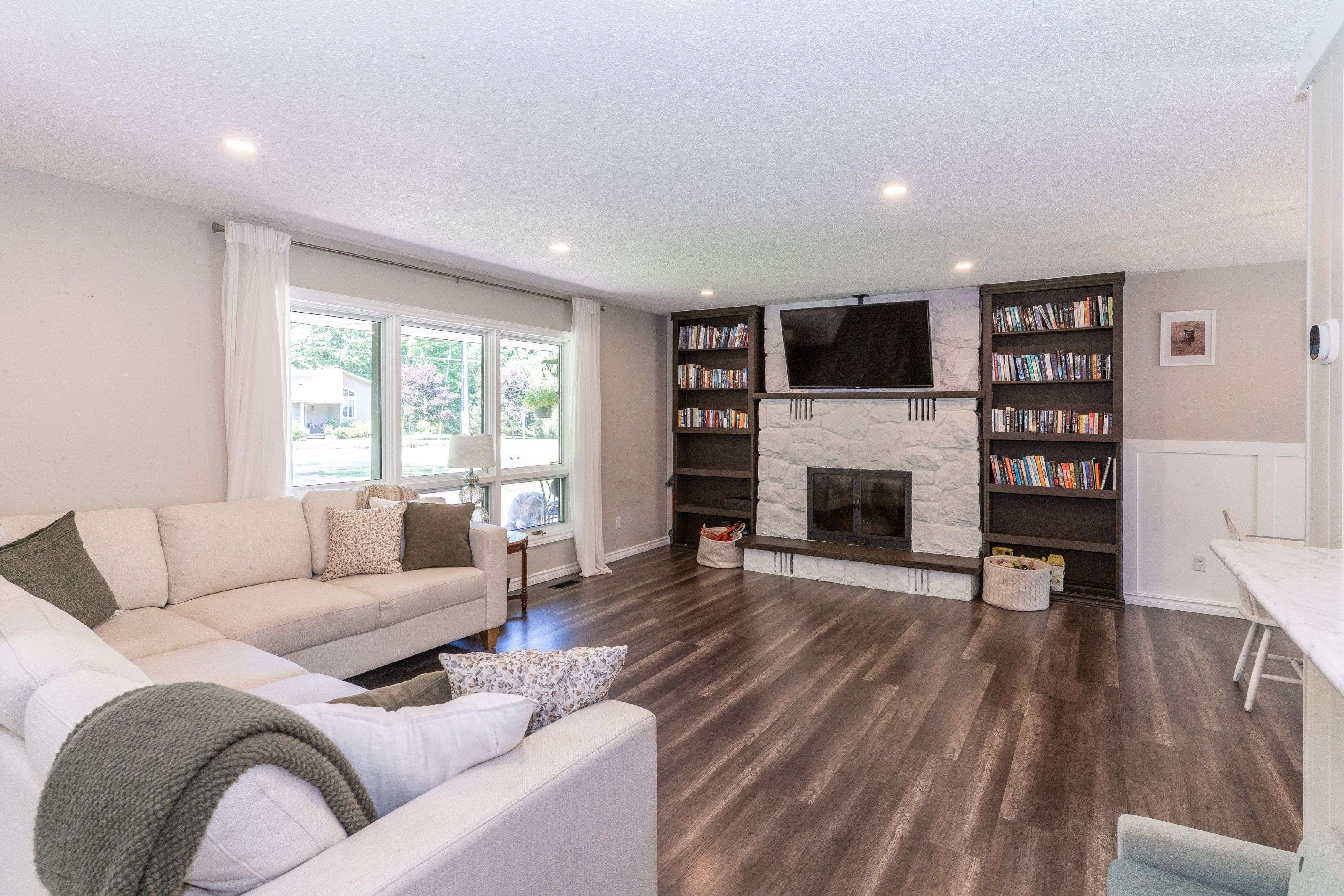 Gravenhurst, ON P1P 1A6,220 Alexander ST