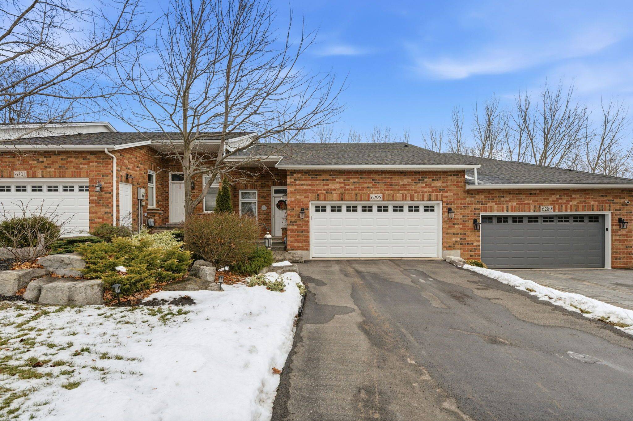 Niagara Falls, ON L2J 4K2,6295 Forest Ridge DR