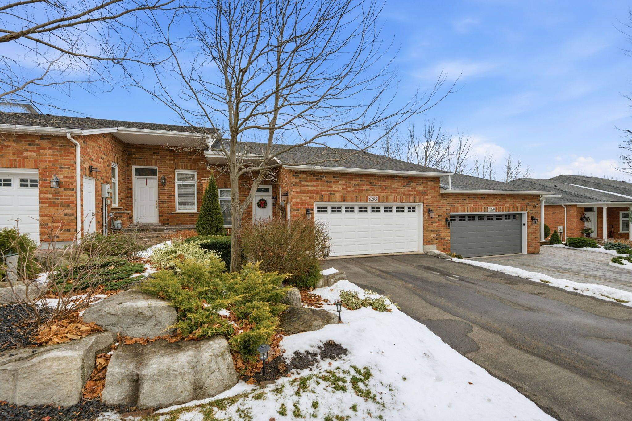 Niagara Falls, ON L2J 4K2,6295 Forest Ridge DR