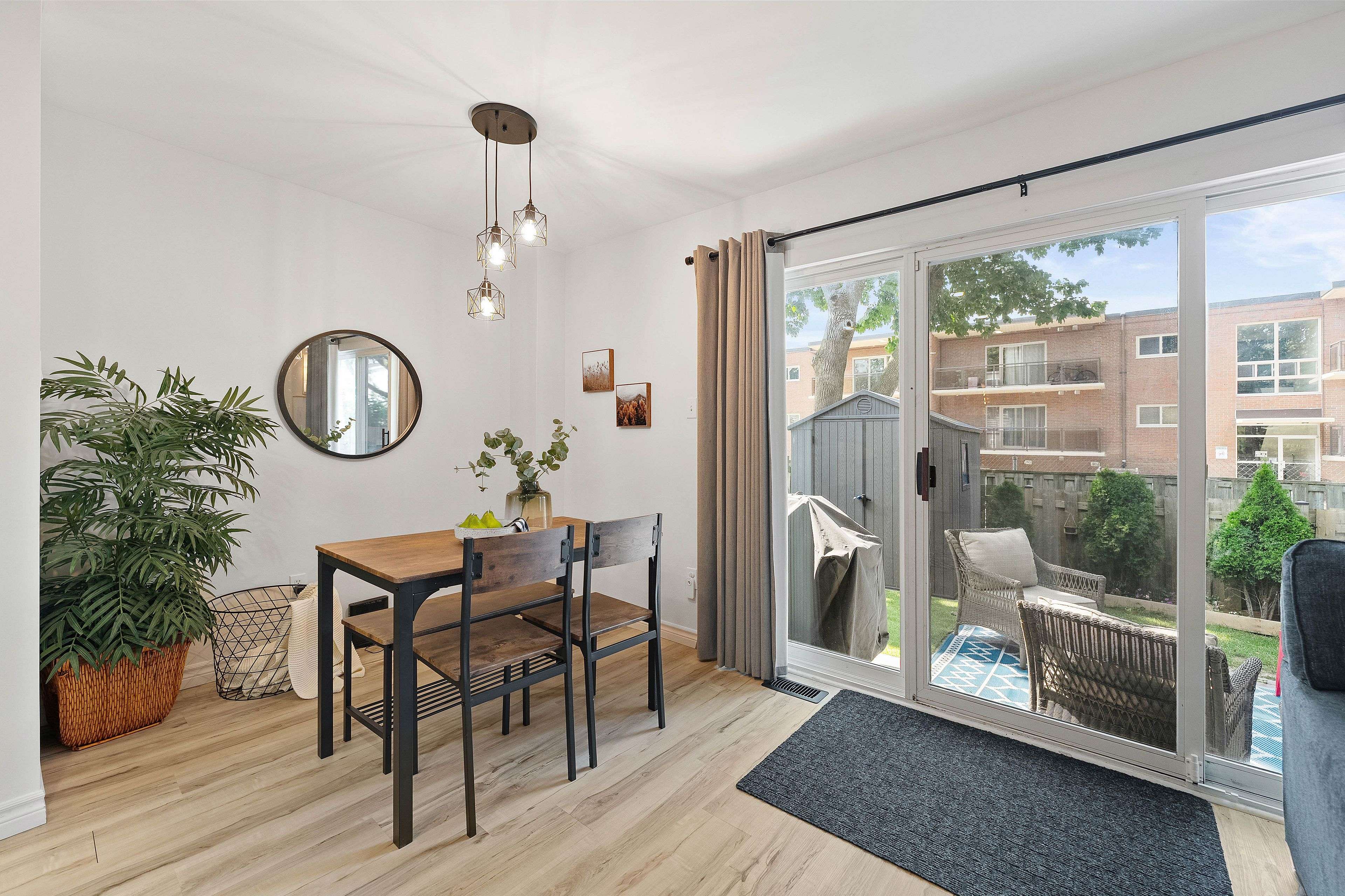 St. Catharines, ON L2M 6P9,17 Old Pine TRL #150