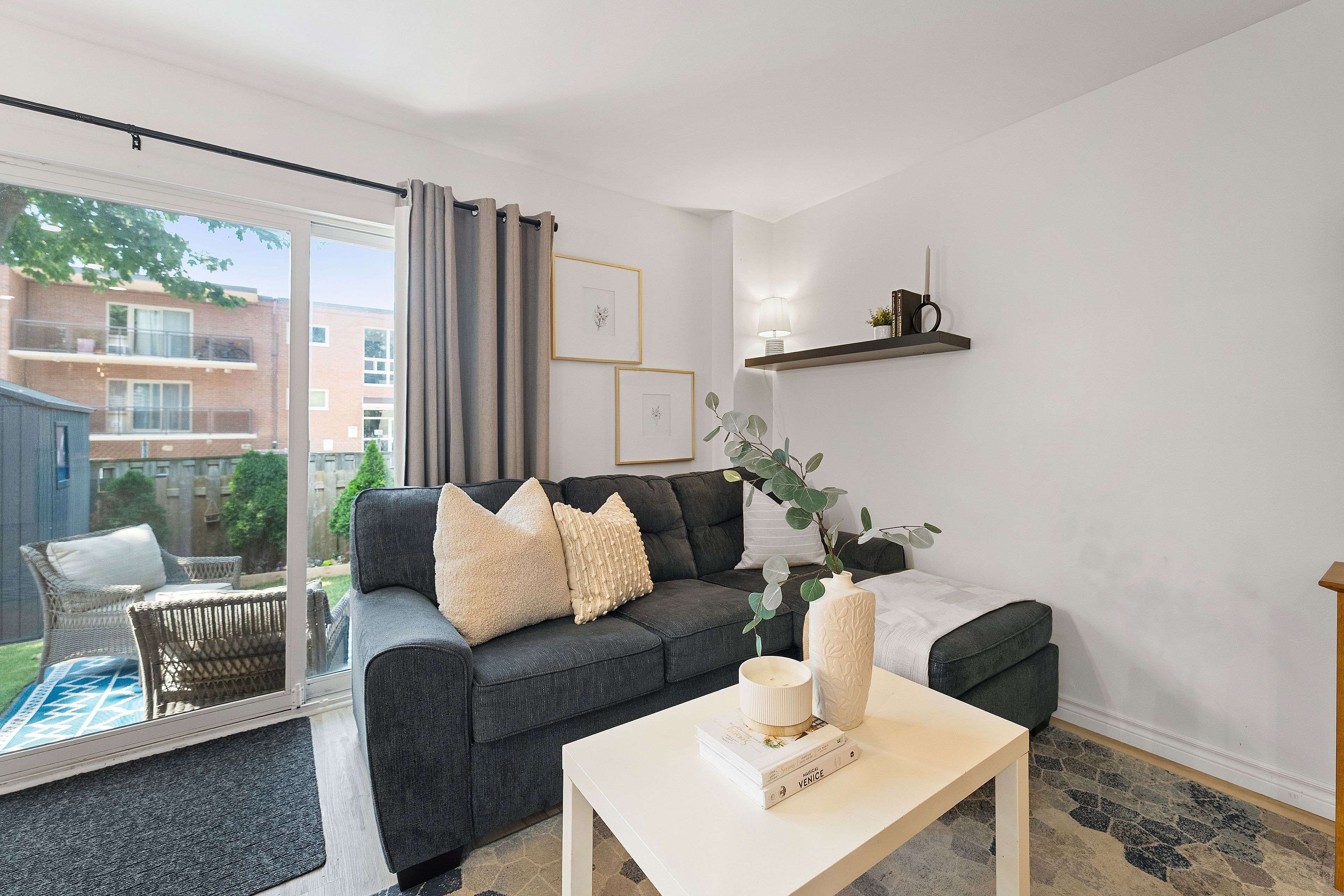 St. Catharines, ON L2M 6P9,17 Old Pine TRL #150