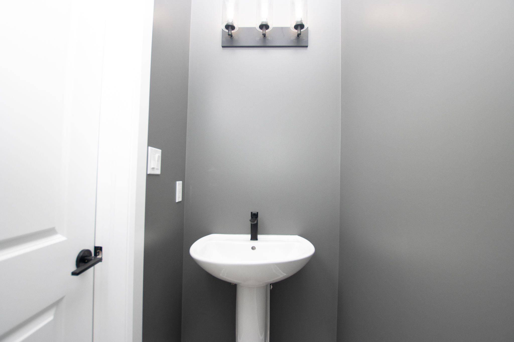 Strathroy-caradoc, ON N0L 1W0,615 REGENT ST