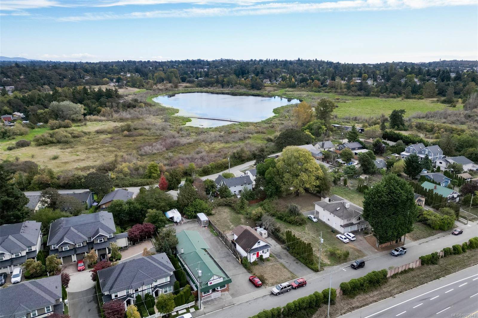 Saanich, BC V8Z 3M1,3883 Douglas St