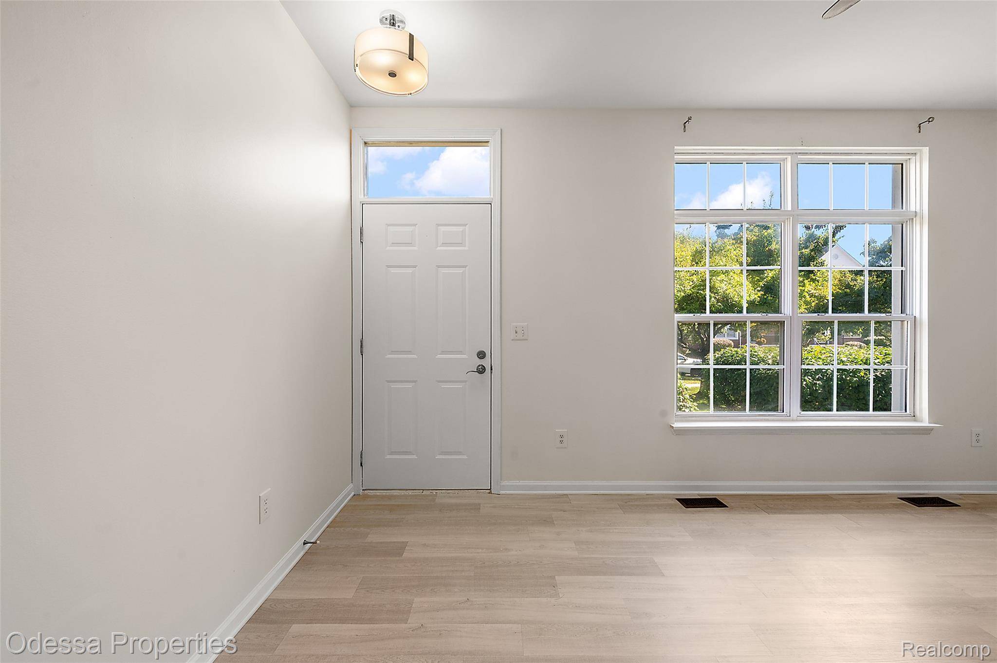 Sterling Heights, MI 48313,43103 Strand DR