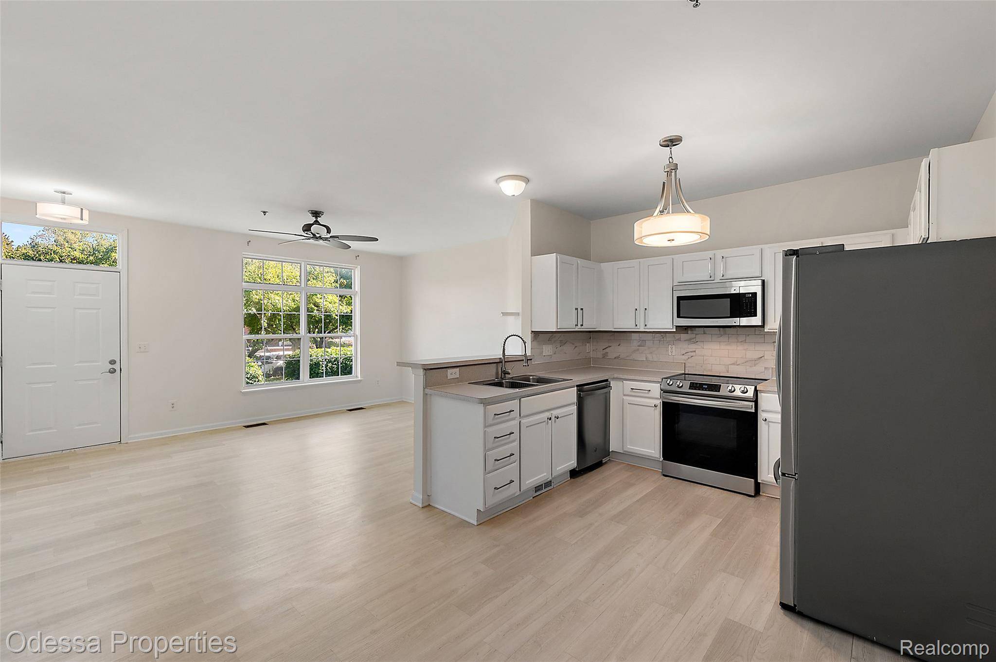 Sterling Heights, MI 48313,43103 Strand DR