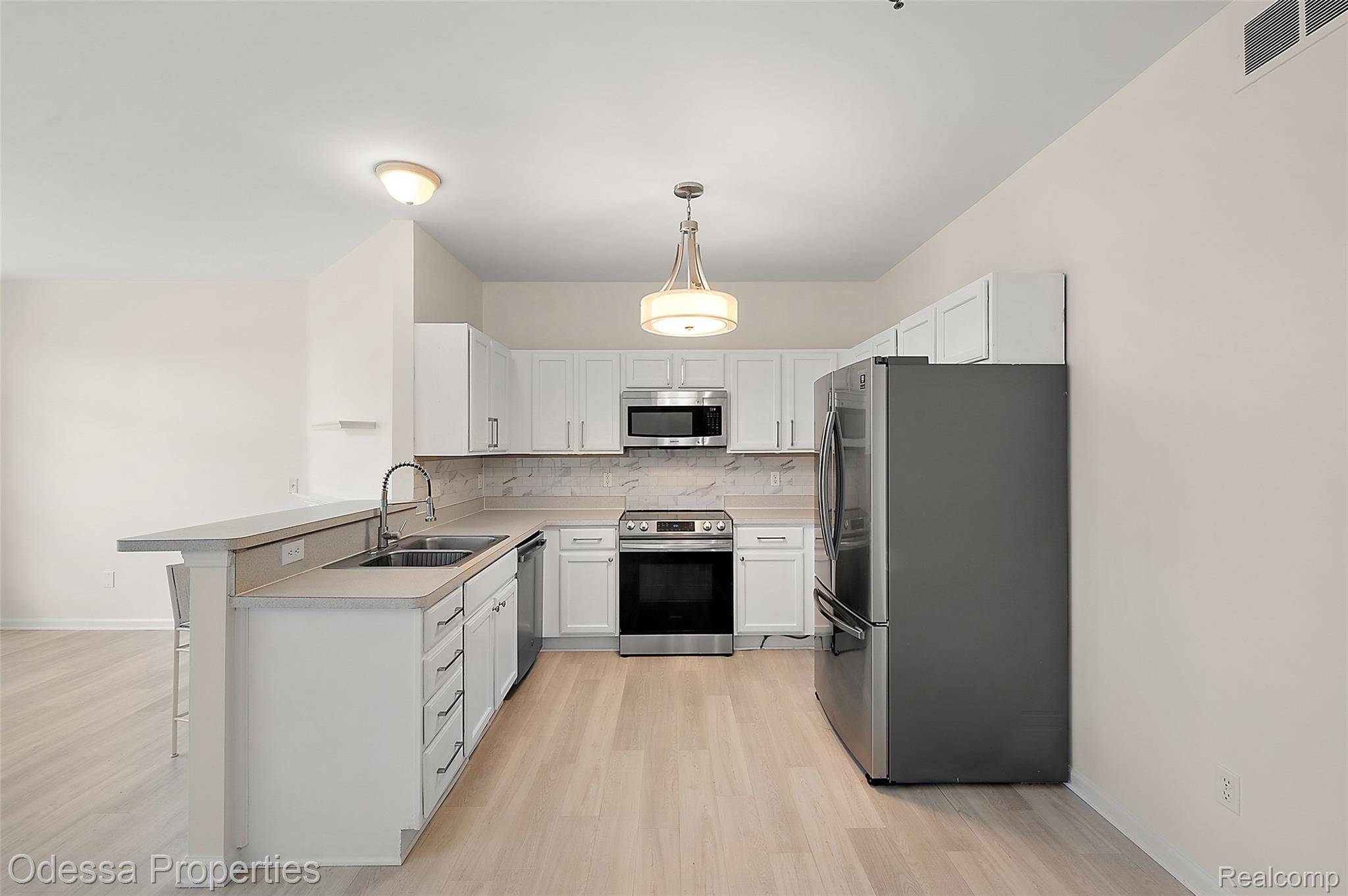 Sterling Heights, MI 48313,43103 Strand DR