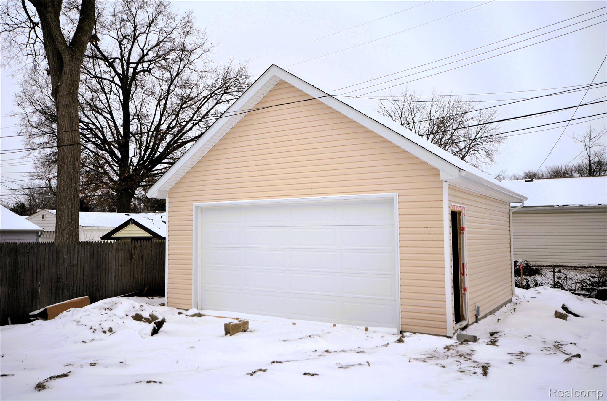 Madison Heights, MI 48071,27828 Groveland St