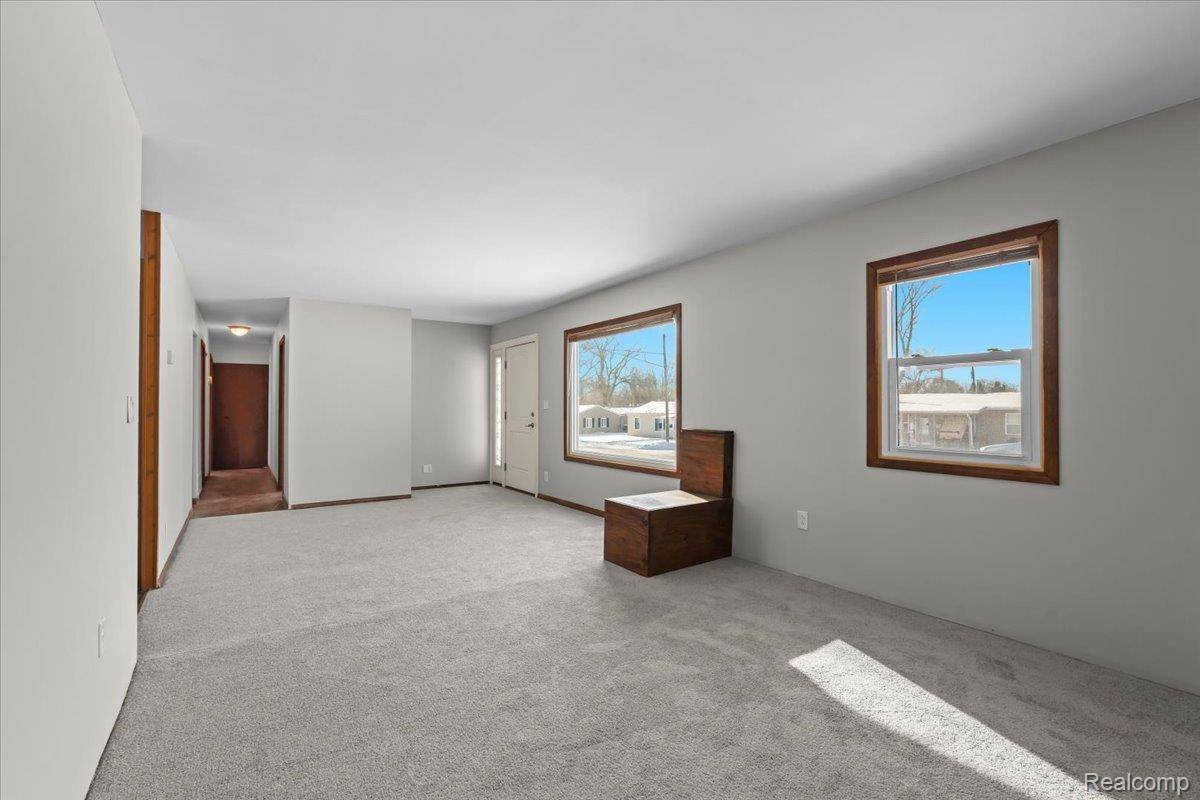 Brighton, MI 48116,6123 Stephen